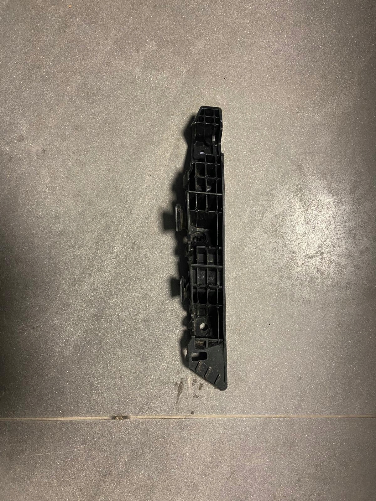 KIA SPORTAGE III 11R bumper bracket left front 86513-3U000
