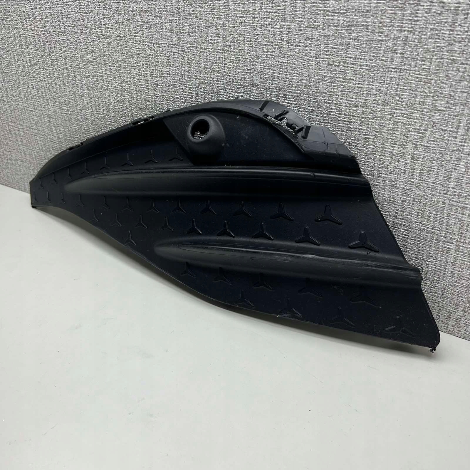 MERCEDES W214 E-class AMG 2023 grille grid of a bumper left A2148853702