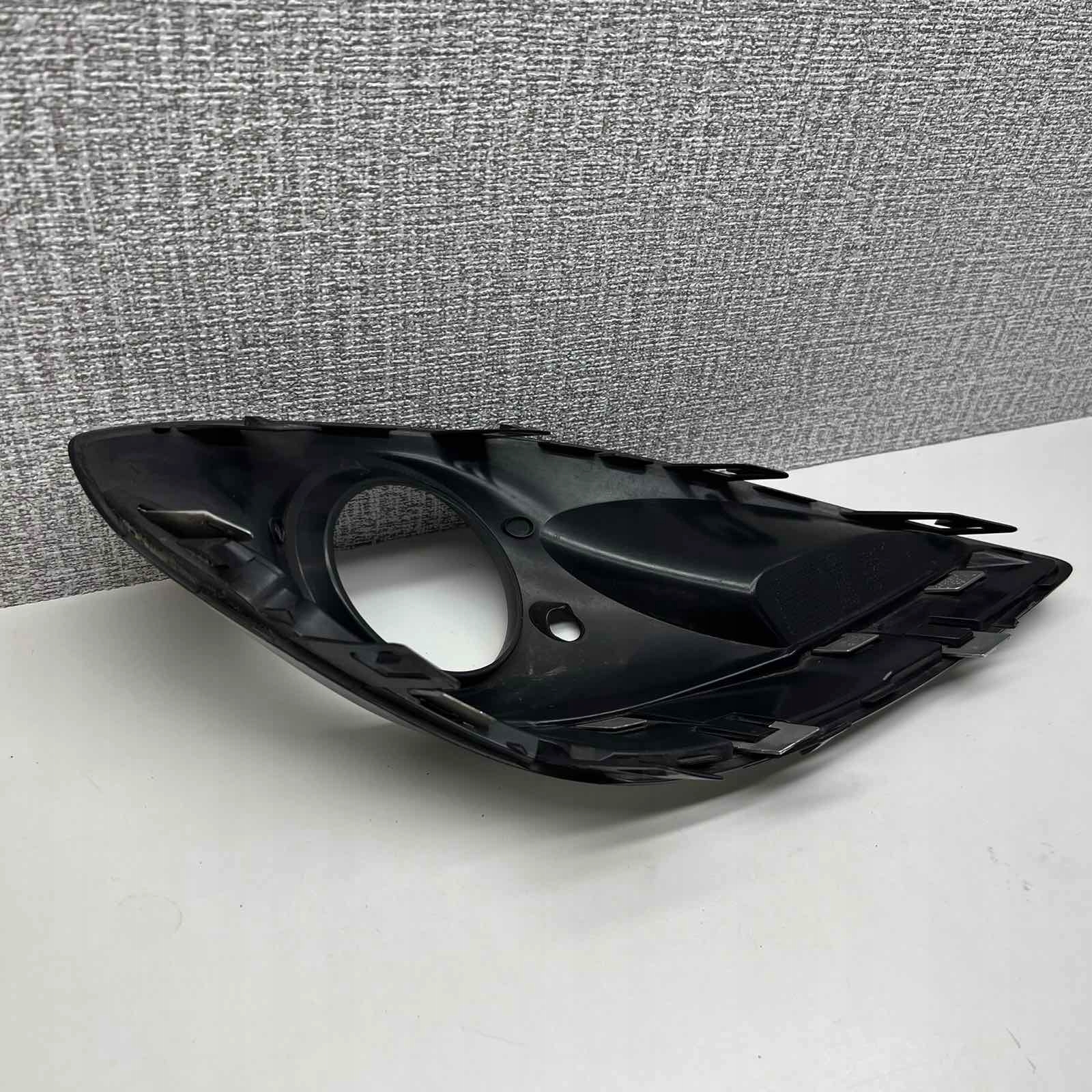 Opel Corsa D Lift grid of a bumper right front 13286026