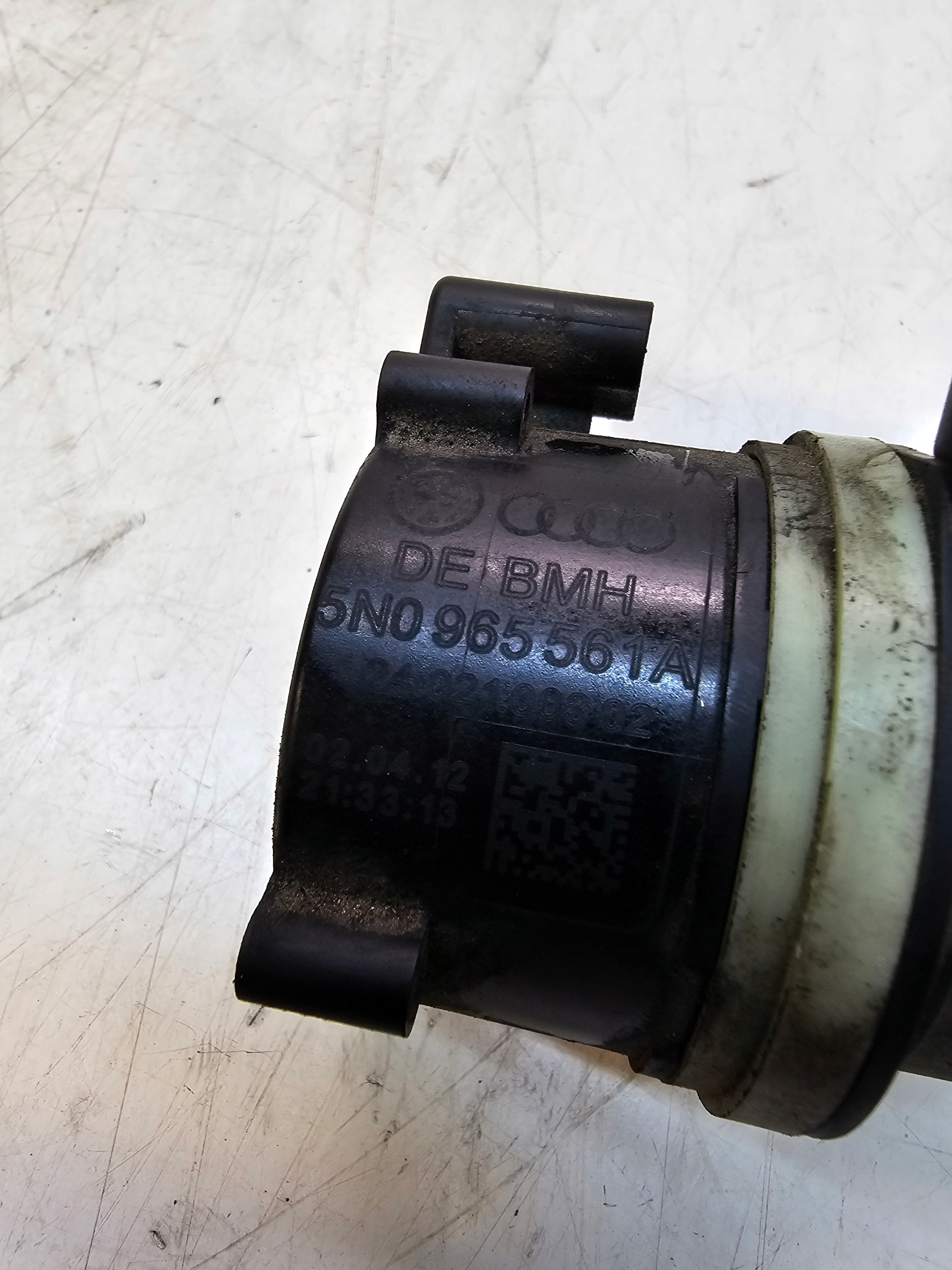ventil vody prídavná Pumpa AUDI A4 B8 5N0965561A