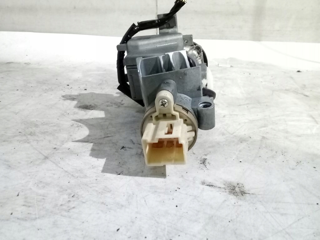 Mazda CX7 CX-7 ignition z kluczykiem D46166938B