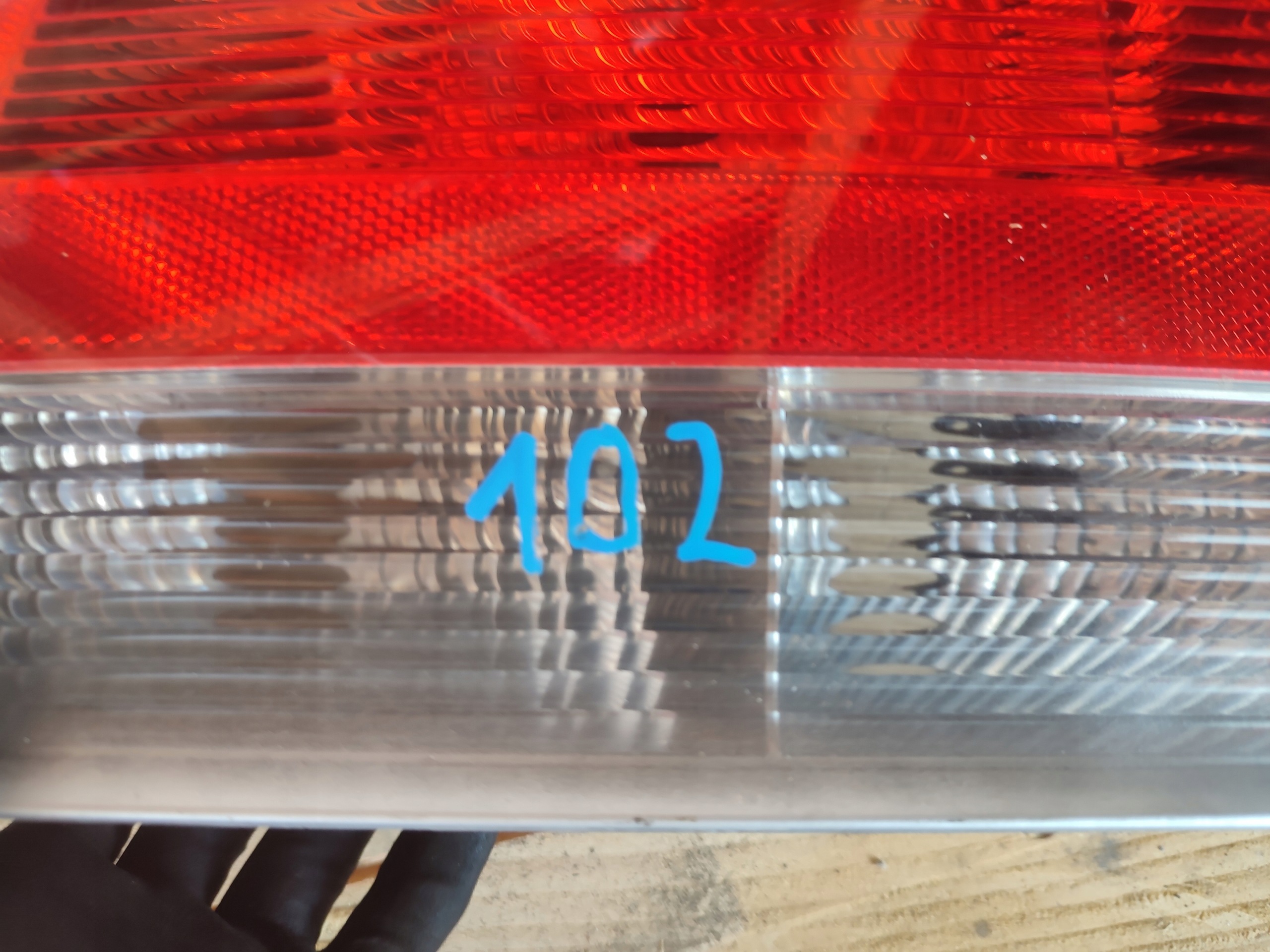 light left rear part left rear VOLVO S60 and 8664079