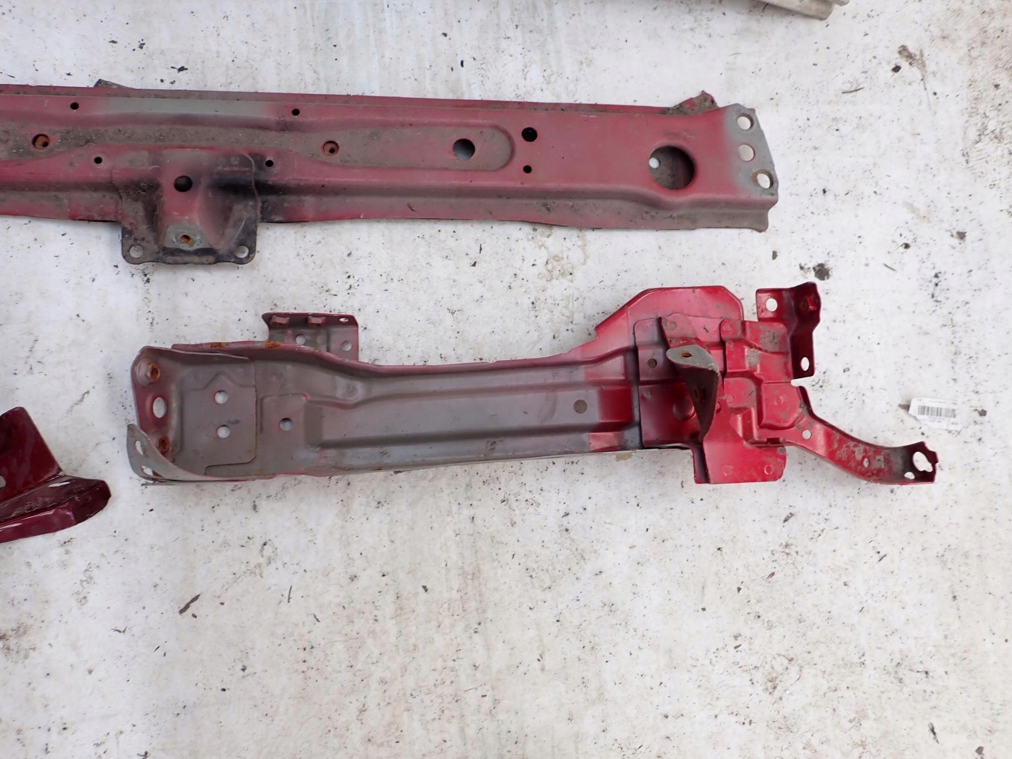 TOYOTA C-HR and 1 16-23 bar, wall console
