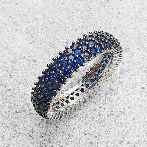 Stříbrný 3řadý snubní prsten s modrými zirkony