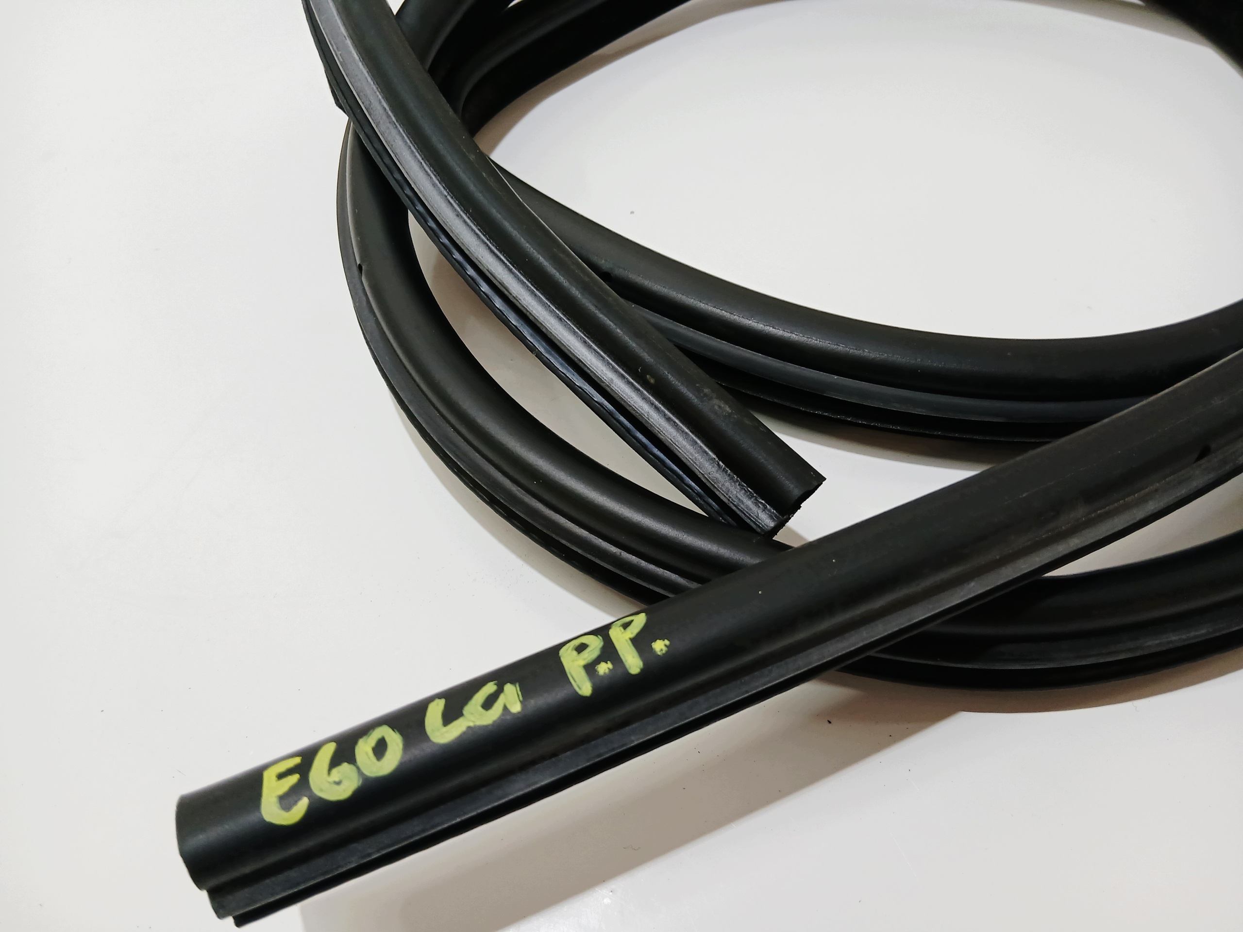 gasket door right front BMW E60 E61 OE tyres ZAMSZ (0001025)