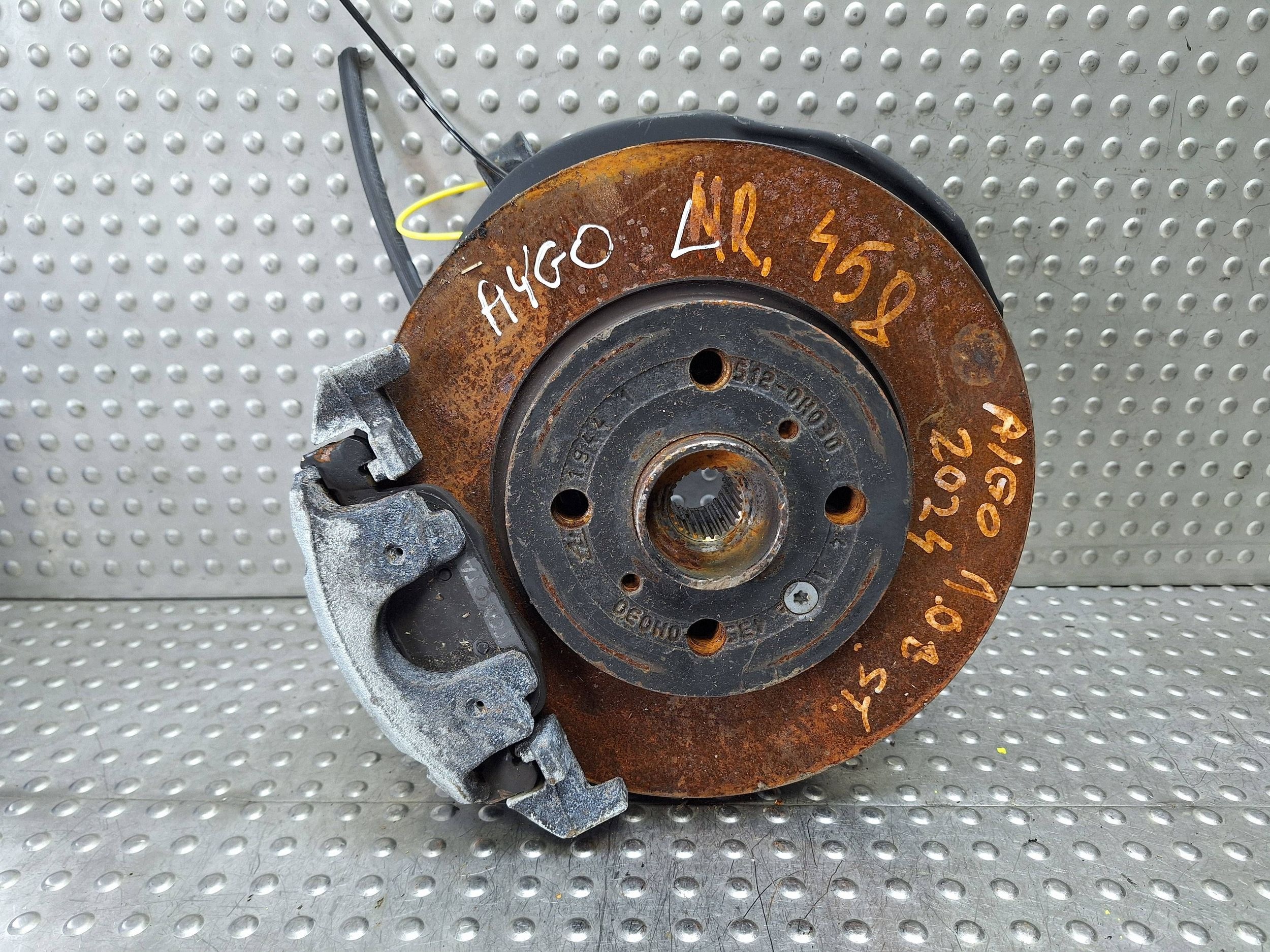 swing left front TOYOTA AYGO X 22-26 FS21L