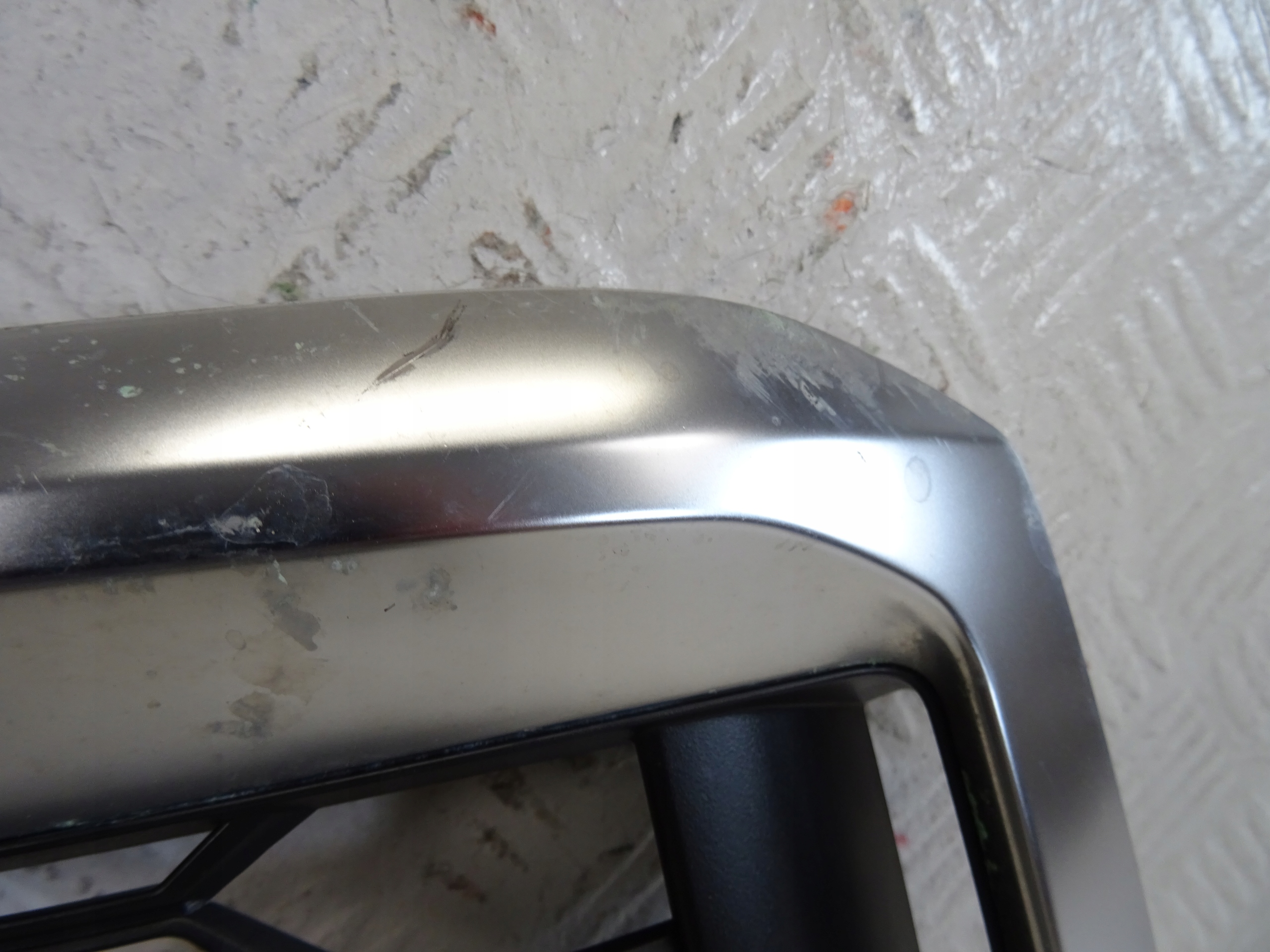 grid of a bumper front front left AUDI A4 B9 S-LINE LIFT 8W0807681AM