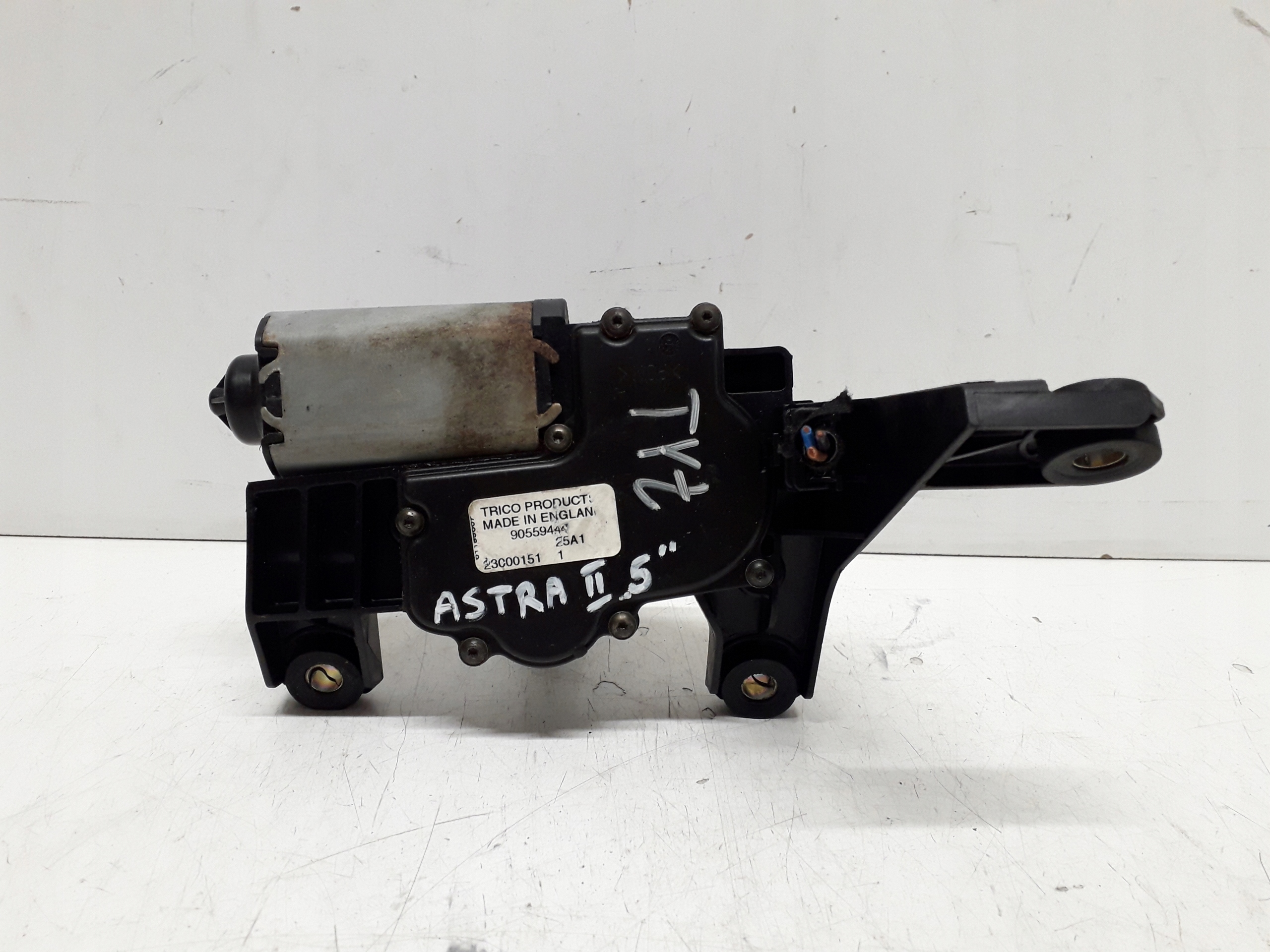 OPEL ASTRA G II 98-09 SILNICZEK WYCIERACZKI TYŁ 90559444