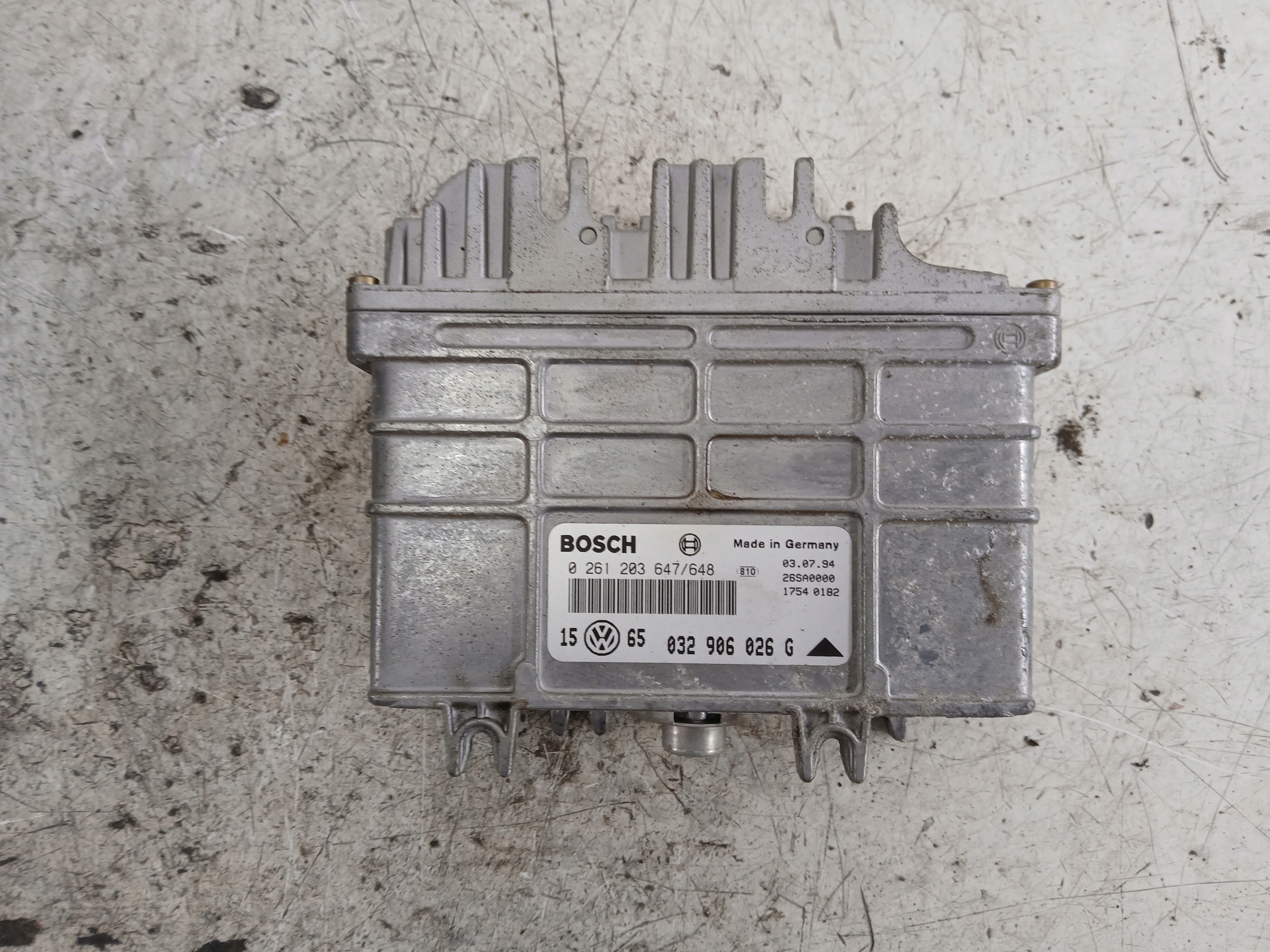 VW GOLF III 1.6 control unit of the engine 032906026G