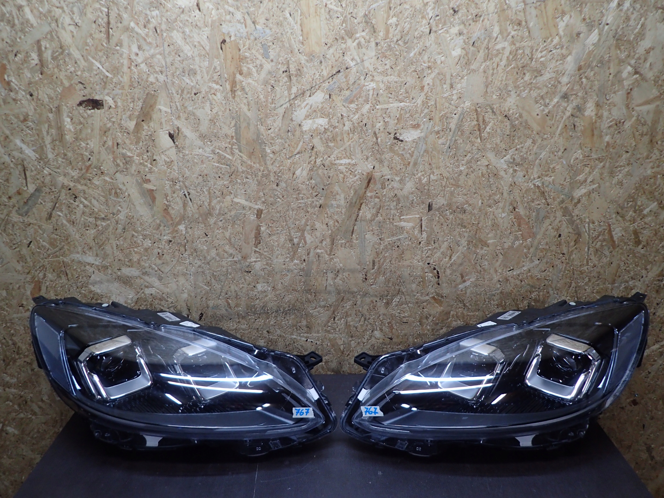 LAMPA LAMPY PRZÓD FORD KUGA MK3 FULL LED