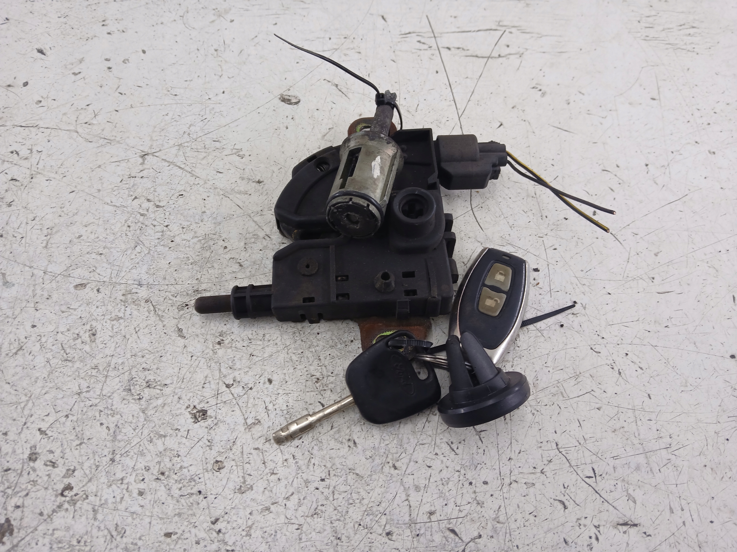 FORD FOCUS MK2 C MAX RYGIEL bonnets lock + key X2