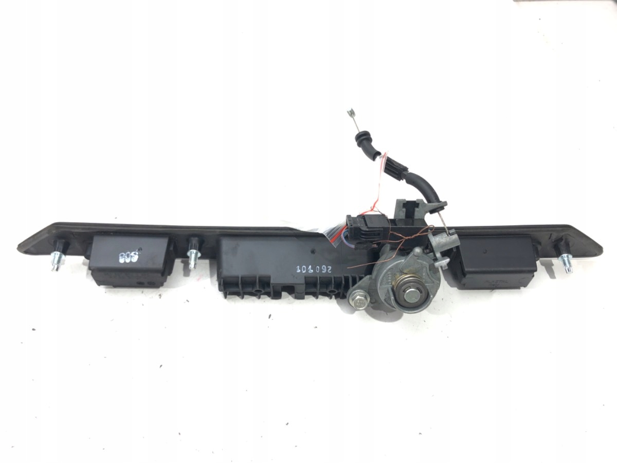 KLAMKA KLAPY TYŁ AUDI A4 B7 8E0827574C Sedan/Limuzyna 04-08 Producent części OEM