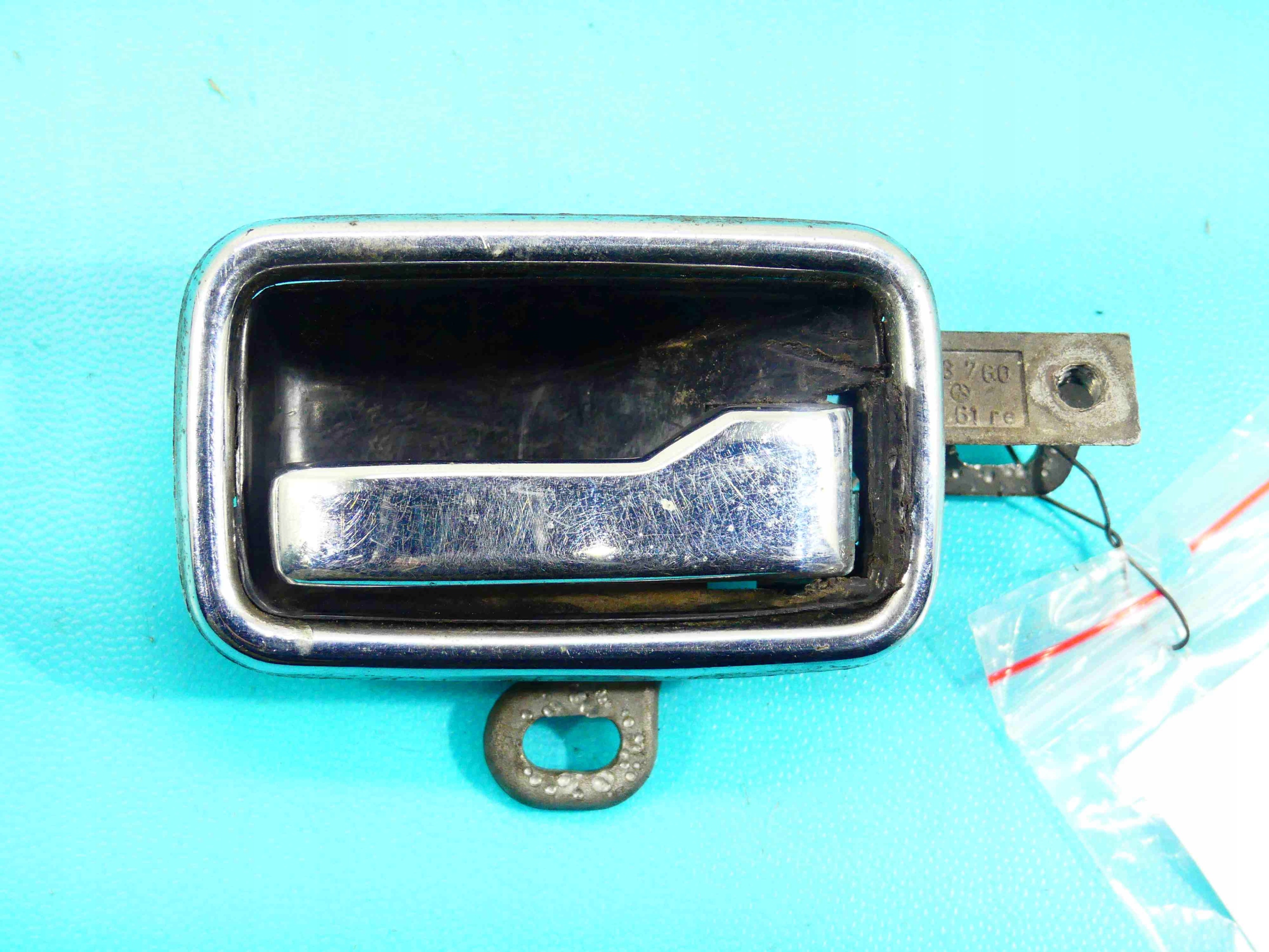 1087660611 - Внутрішня ручка задня права MERCEDES 123 W123