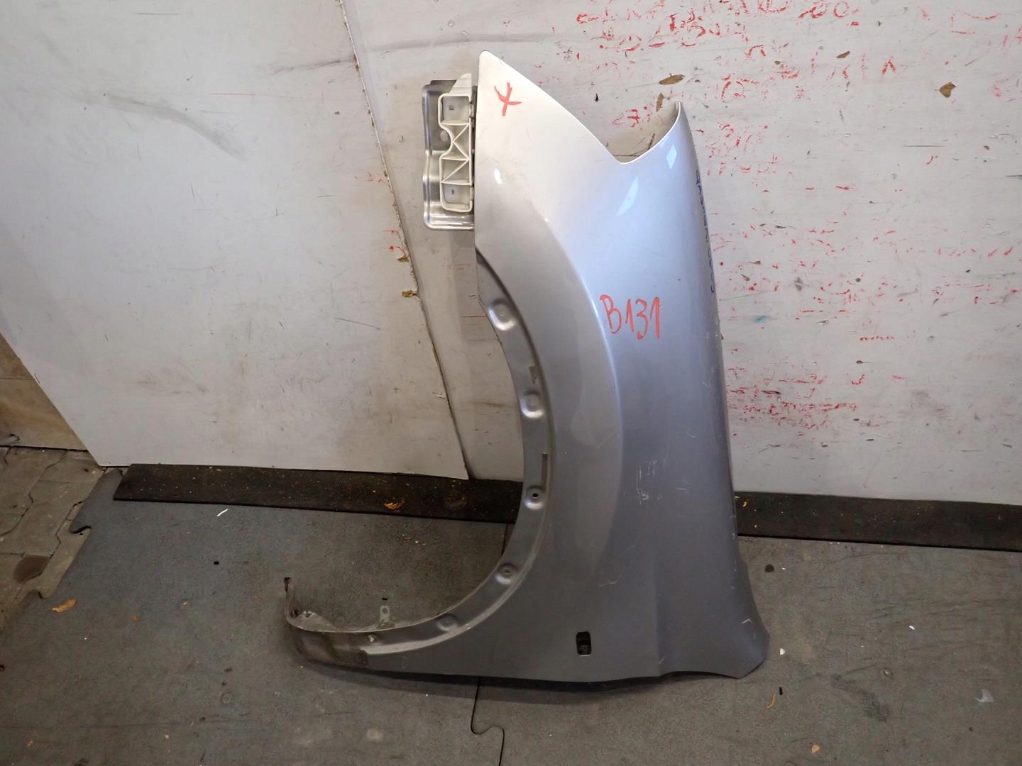 fender front front left NISSAN QASHQAI and J10 2006-2009