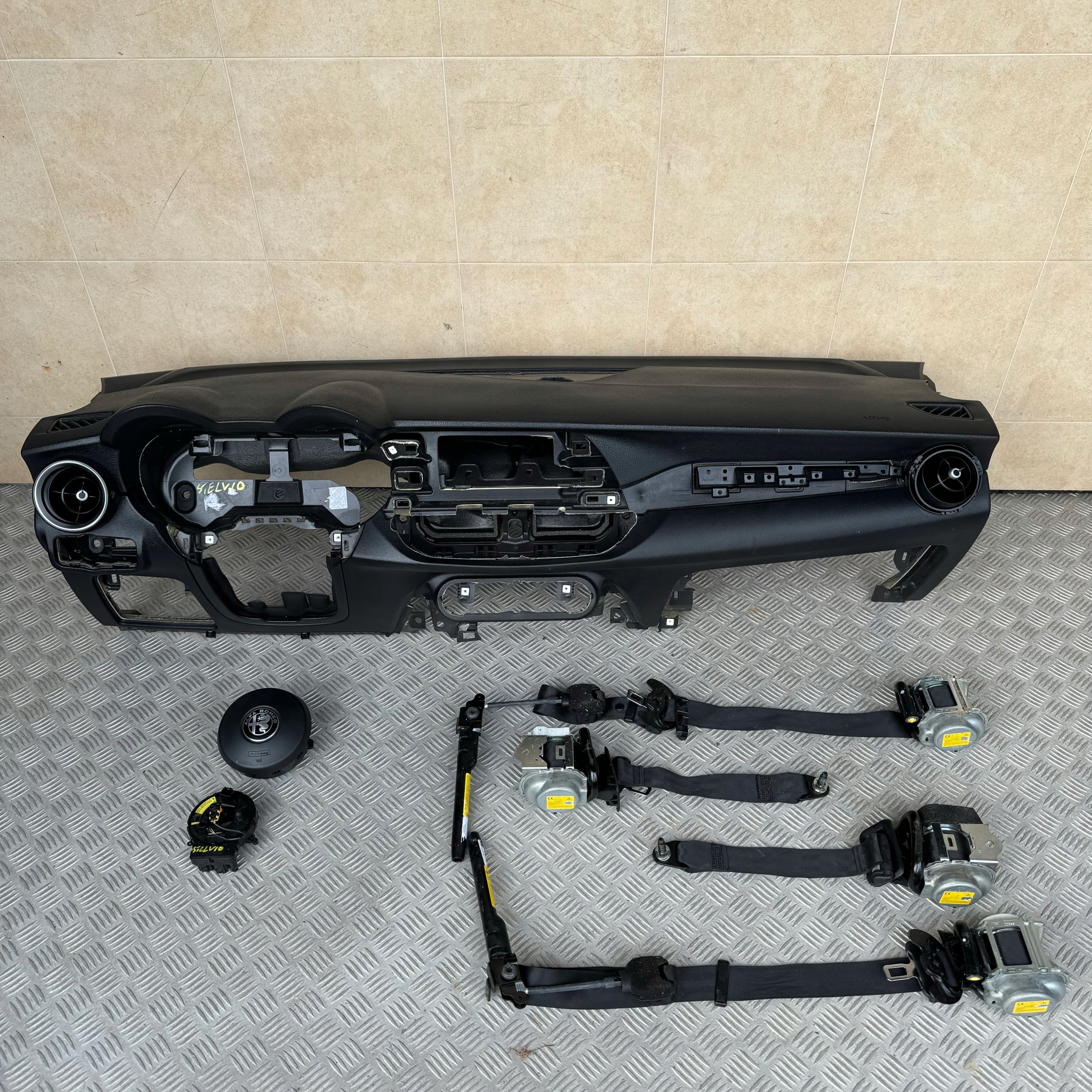 dashboard complete airbag console tension belts cockpit ALFA ROMEO STELVIO 2017 year