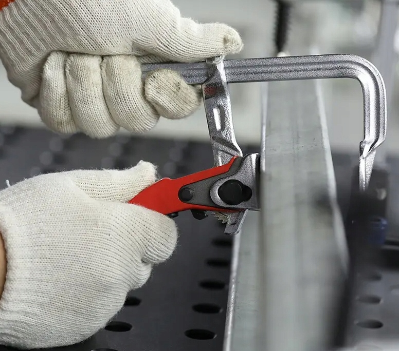 ŚCISK STOLARSKI 300x80mm SPAWALNICZY KUTY ZAPADKA Marka REX