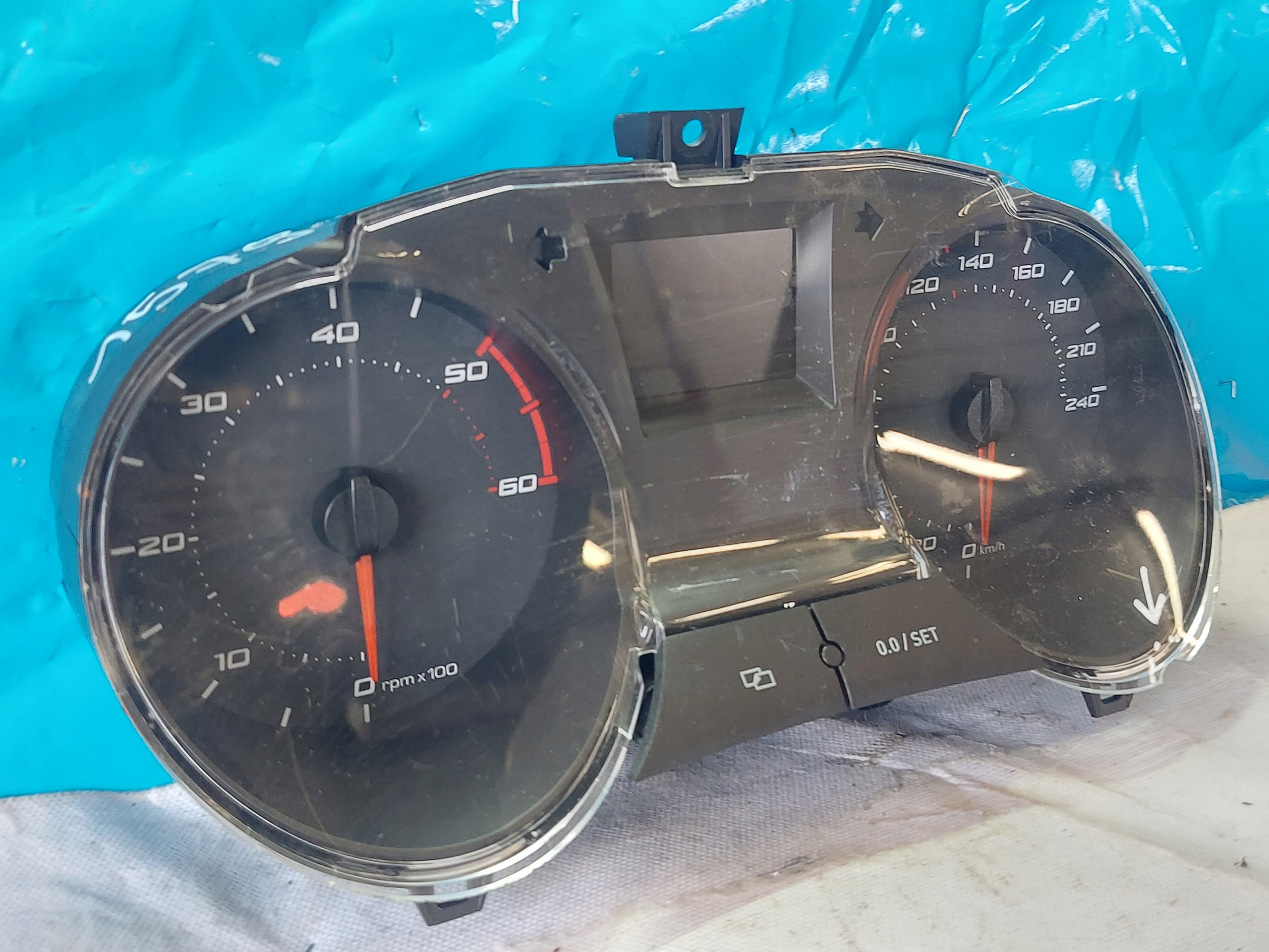 dials clock IBIZA IV 1.6 TDI 6J0920803H