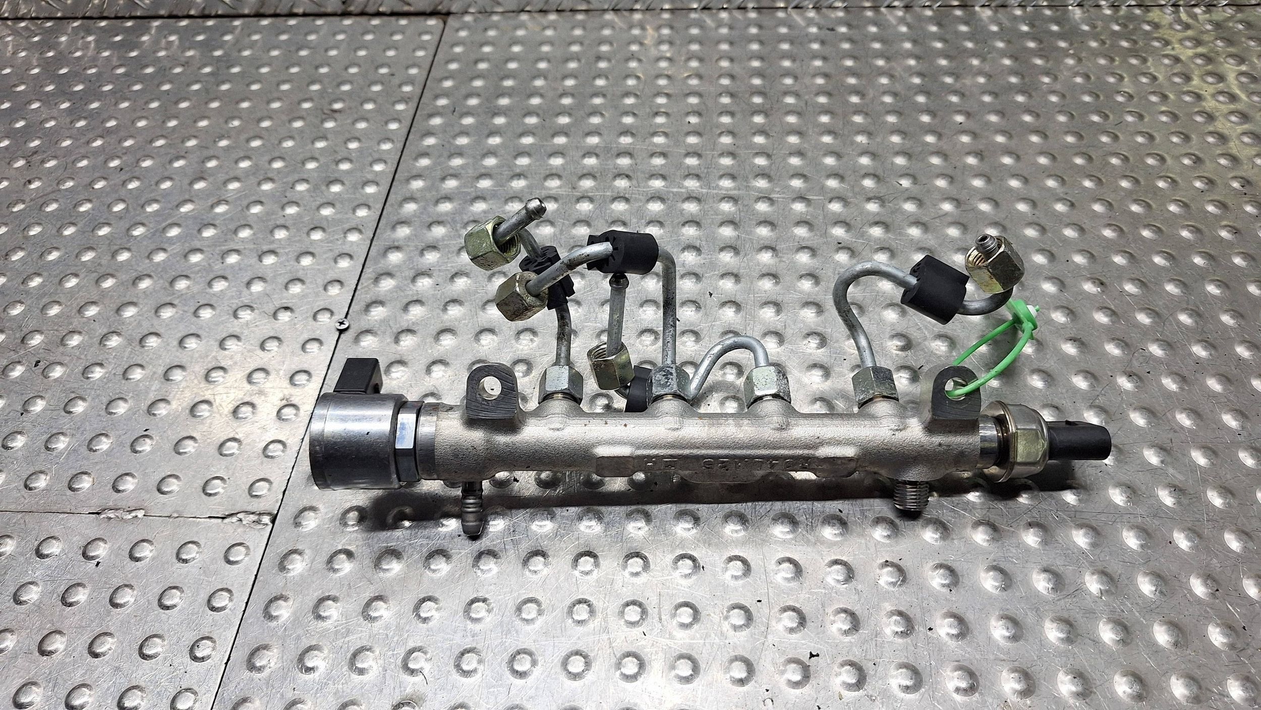 injection ramp sensor 04L089G OCTAVIA III LEON III GOLF VII A3 8V 2.0TDI