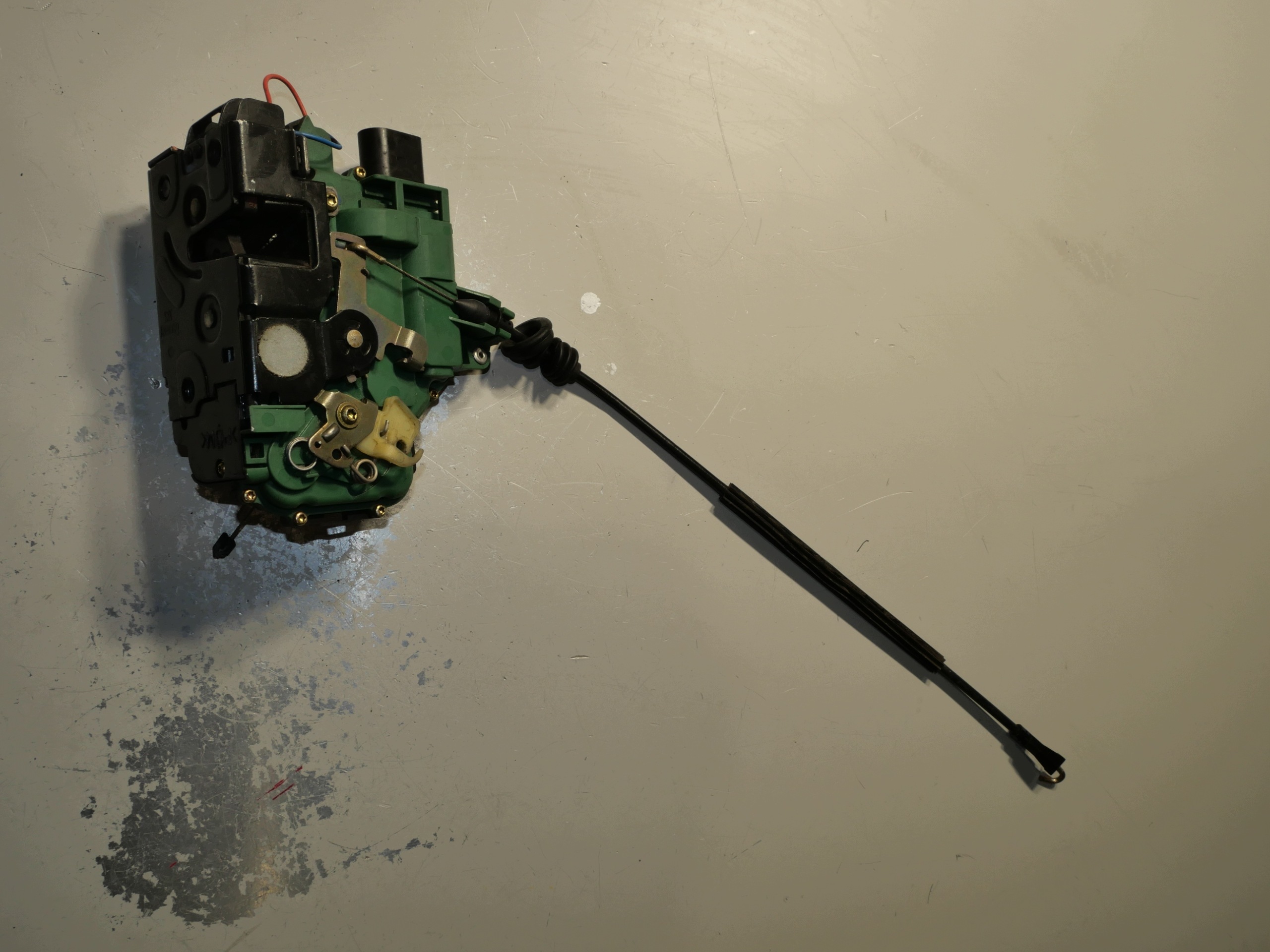 lock door GOLF IV 1J0