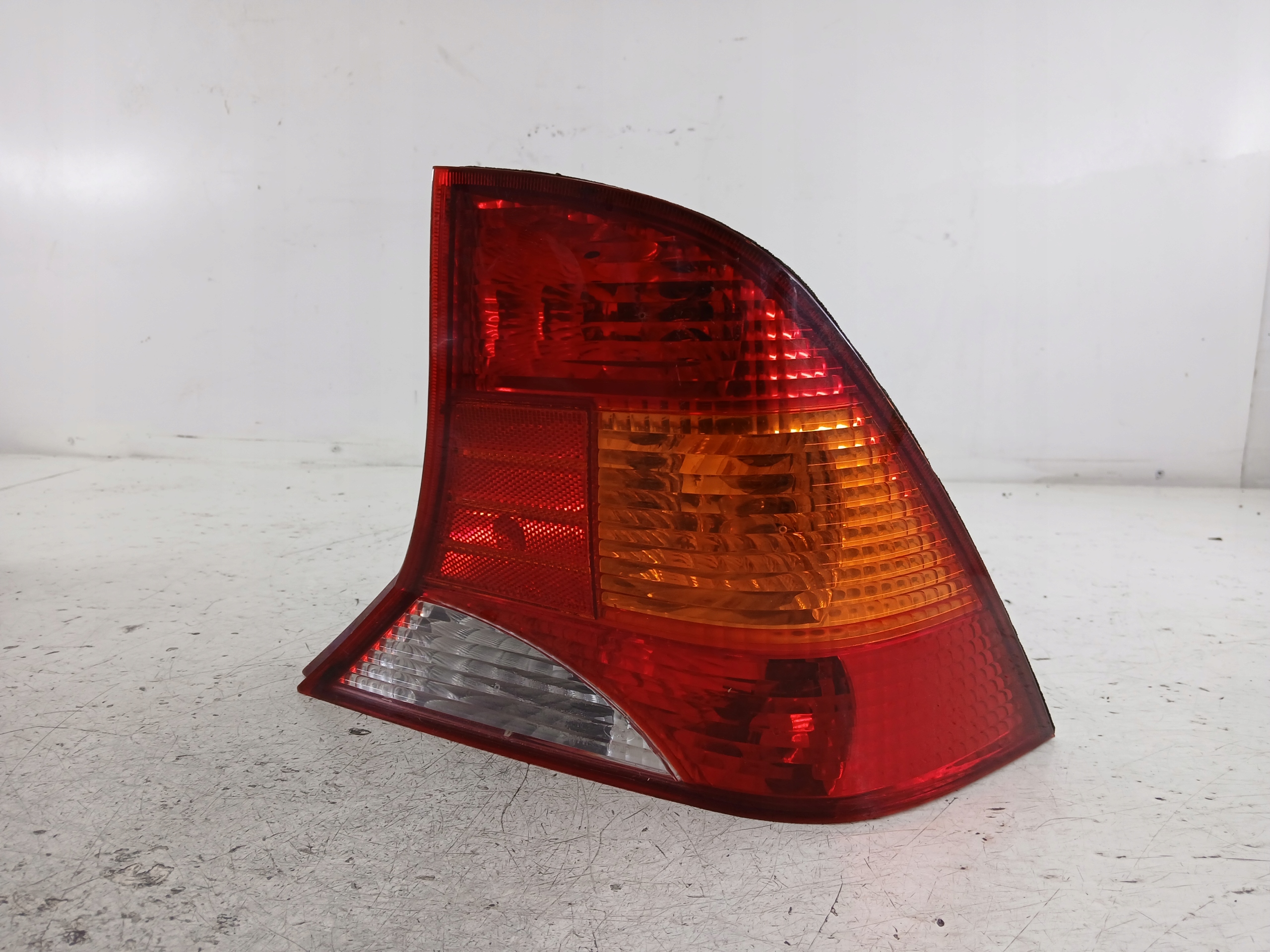 FORD FOCUS MK1 sedan light right rear part