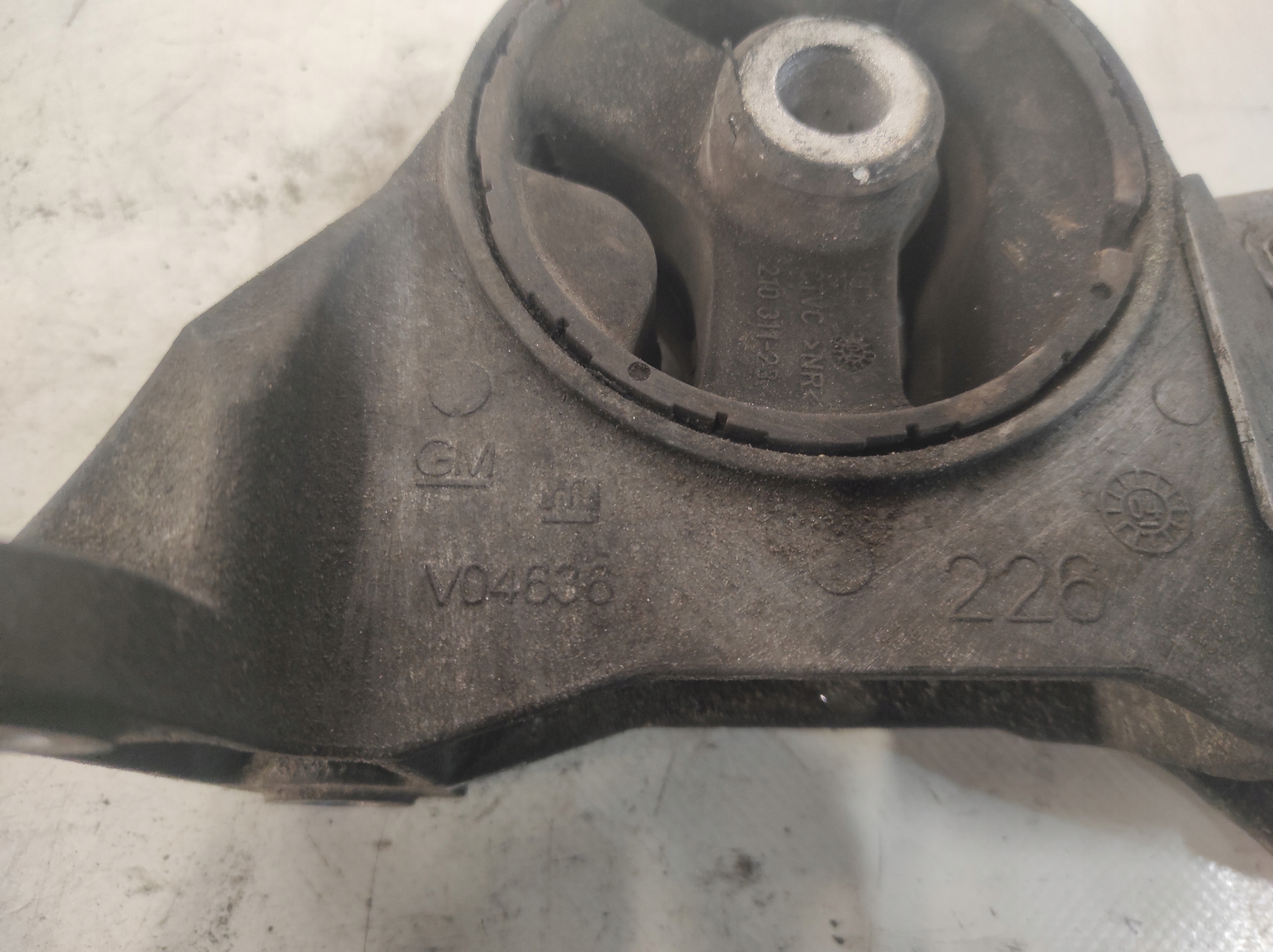 engine mount Opel Vectra C 3.0 CDTI