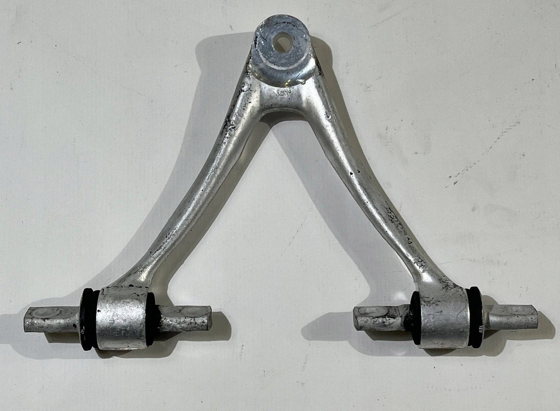 rameno horny predný pravý Chevrolet Corvette C6 10356431