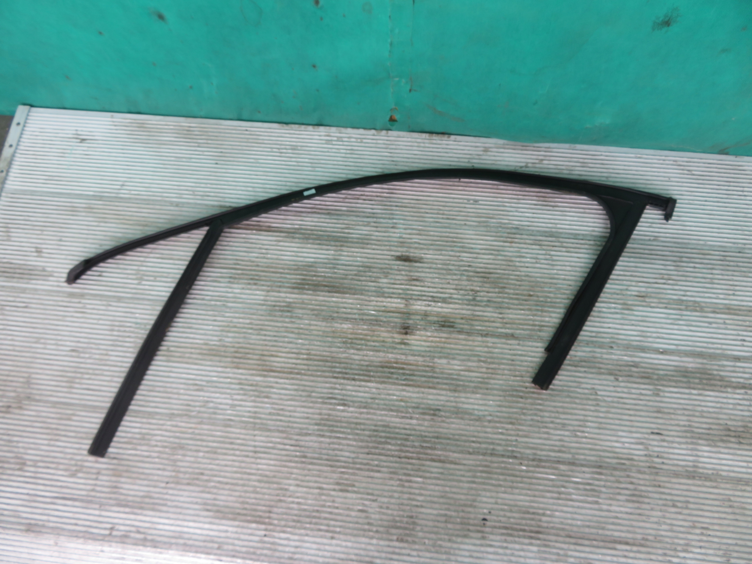 gasket PROWADNICA windows right front MERCEDES W176 2.2 17R