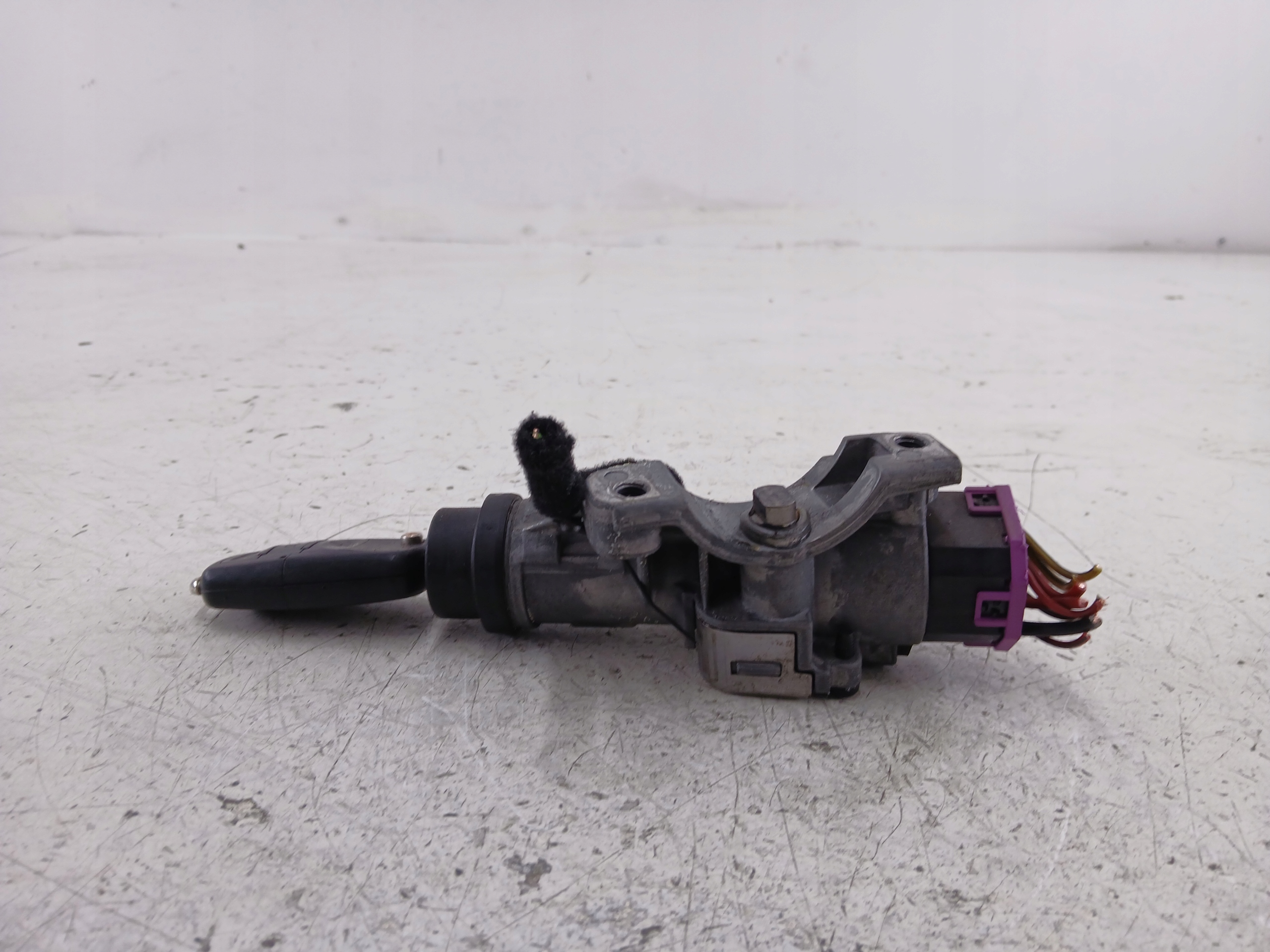 AUDI A6 C5 A4 B6 ignition + key 4B0905851B