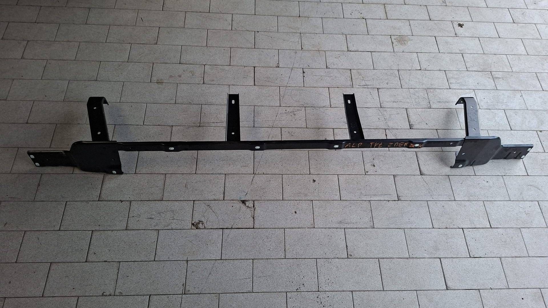 traversa staffa paraurti posteriore Alpine A390 850448583R