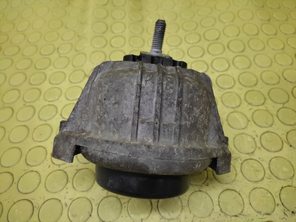 BMW 1 E87 2.0 D engine mount left front 13981112