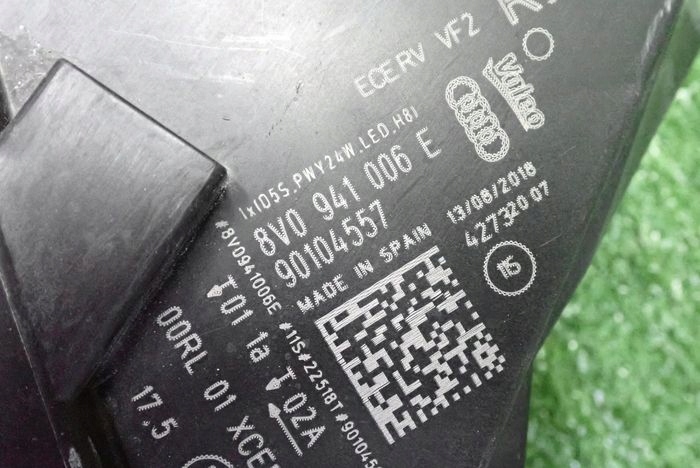 AUDI A3 8V BI XENON LED LIFT 16- reflektor right light right 8V0941006E