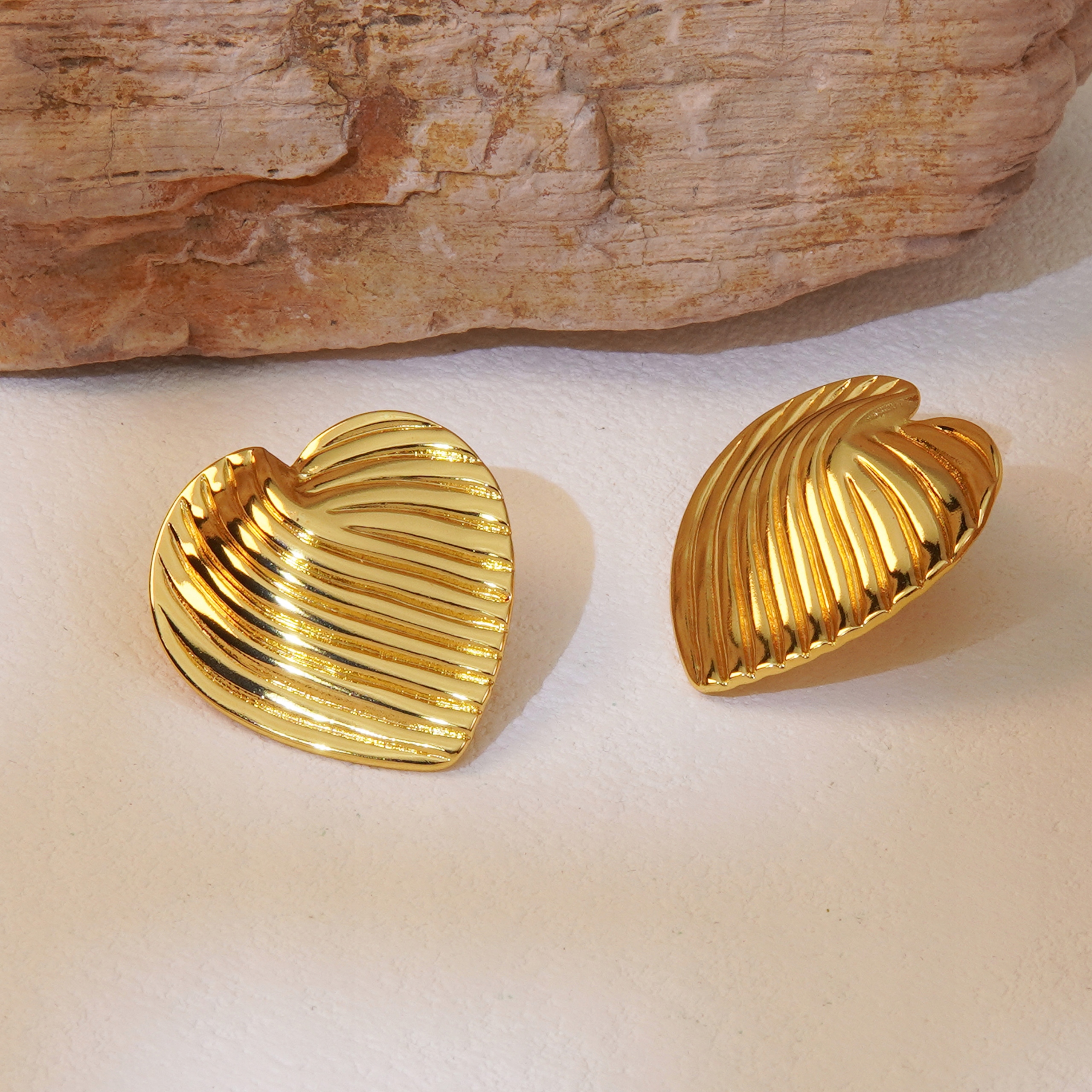 Kolczyki Sztyfty Kolor Złote Serce Serca Walentynki Stal Nierdzewna 30mm Kamień Bez kamienia