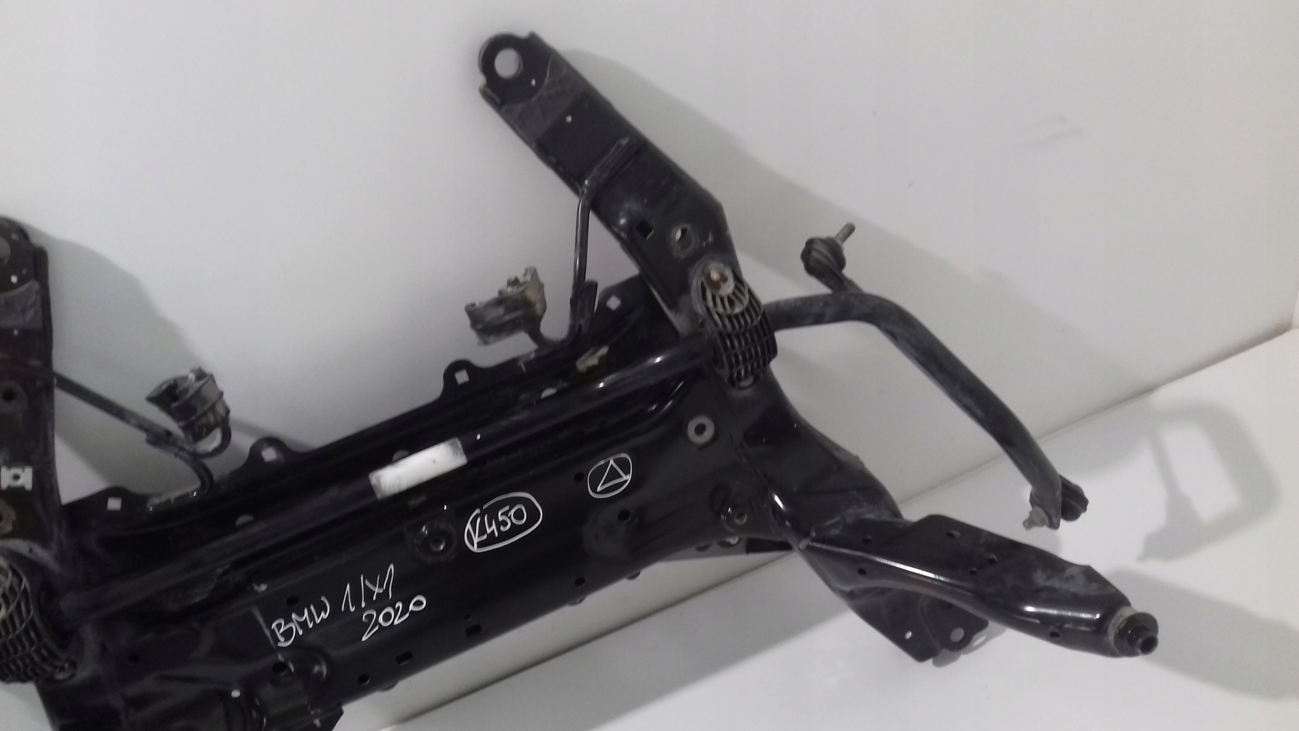 BMW 1 F40 2019 axle beam front subframe