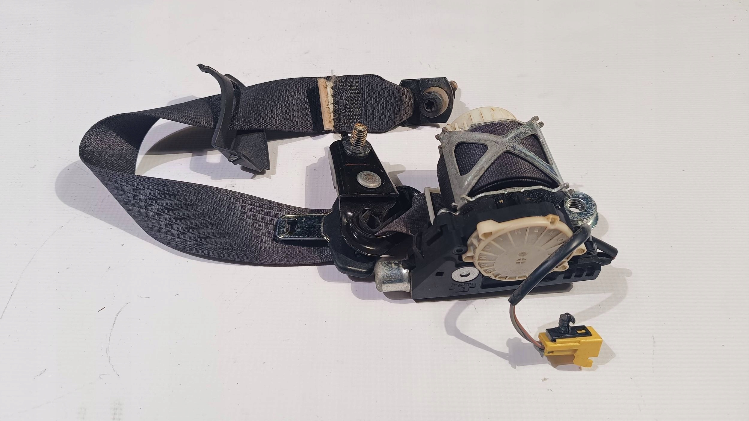 tension belt safety front left driver´s Chevrolet Camaro Cabrio 2009-2015