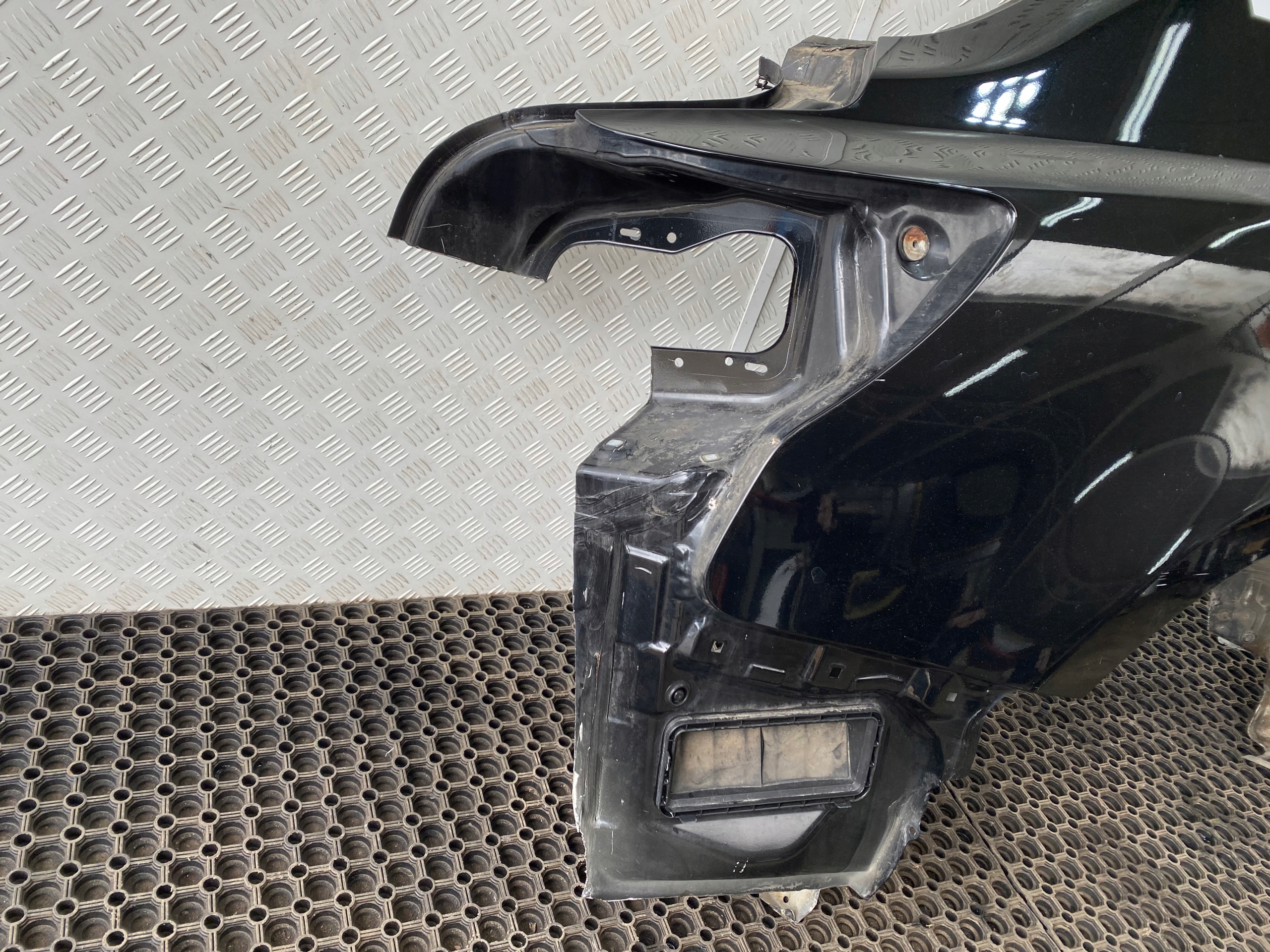 SUZUKI KIZASHI 09-14 fender rear right rear part side mudguard