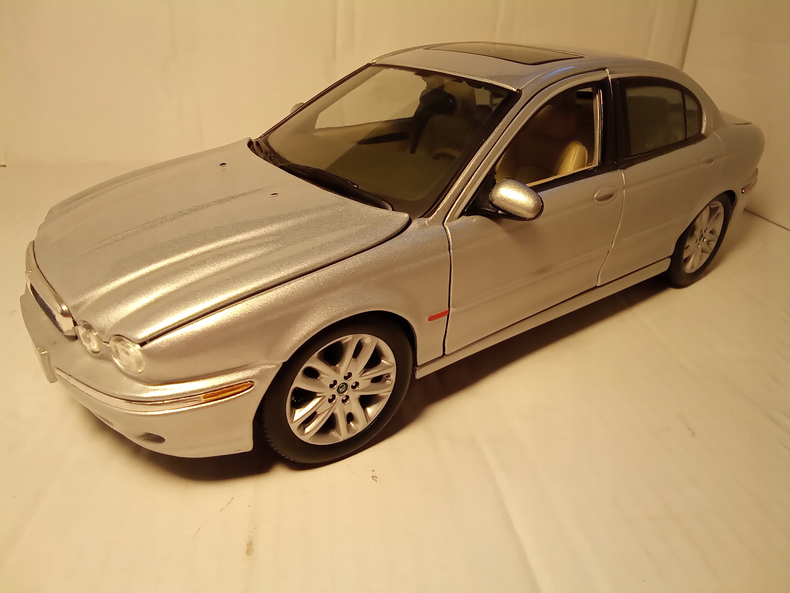 Jaguar X-type 1/18 Maisto - Niska cena na Allegro