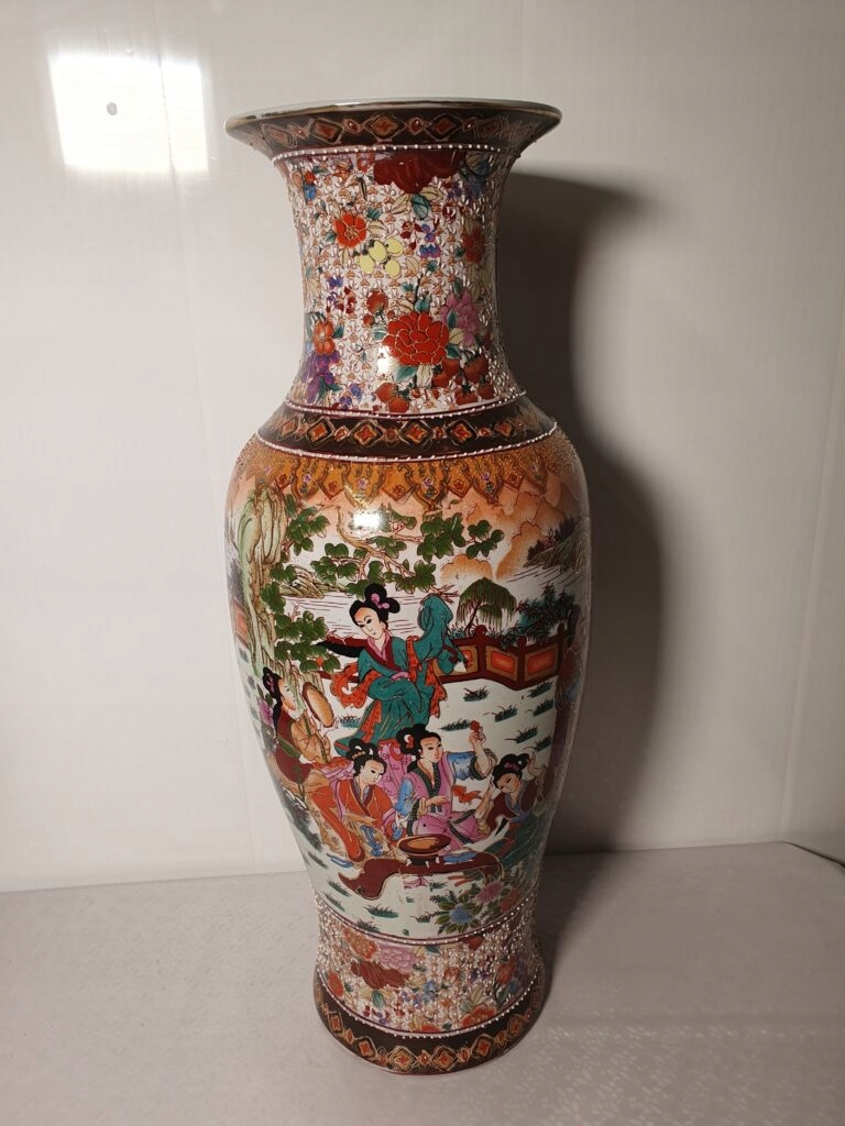 Chiński wazon porcelanowy