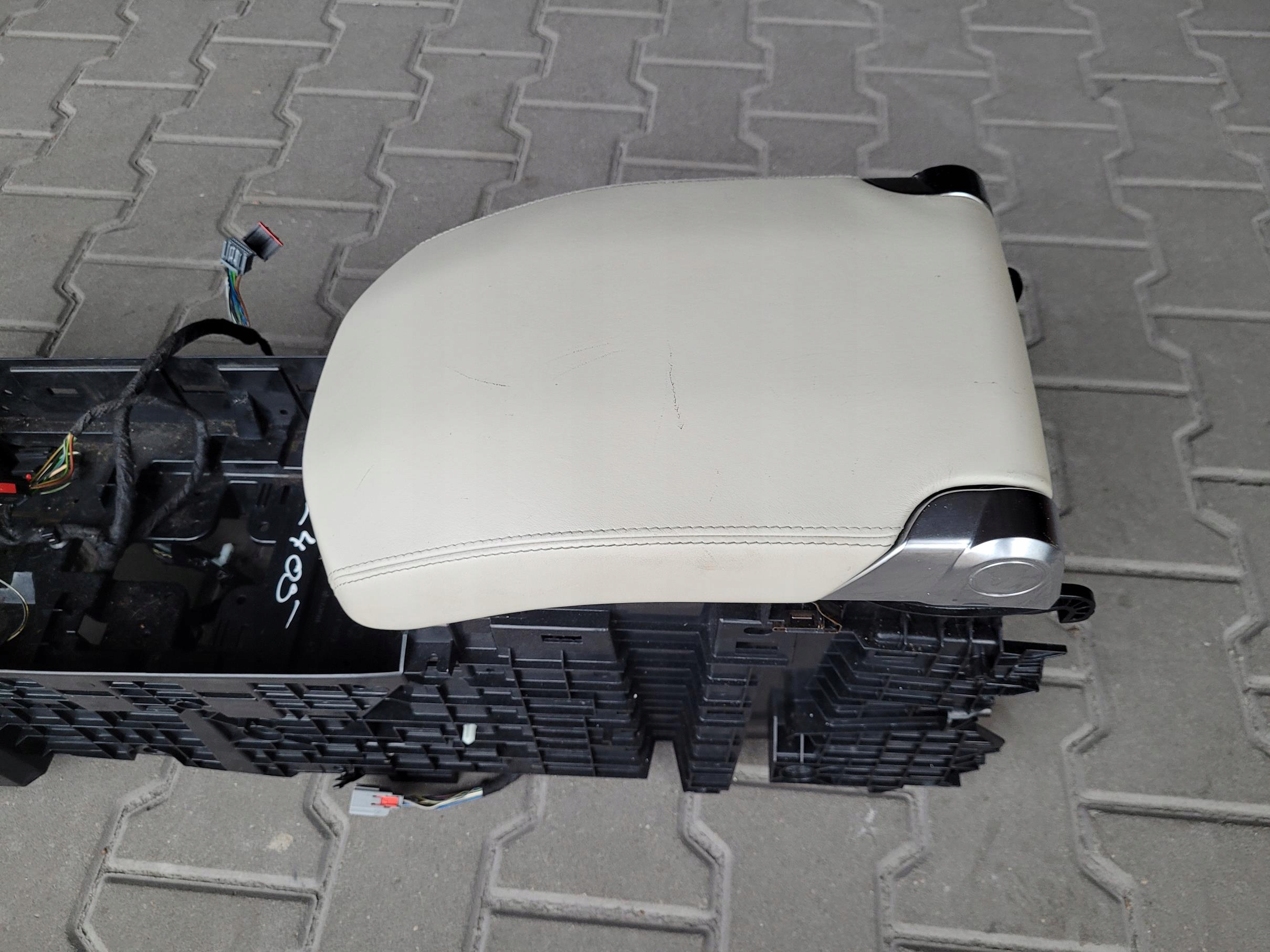 armrest tunnel central LODOWKA RANGE ROVER VOGUE L405