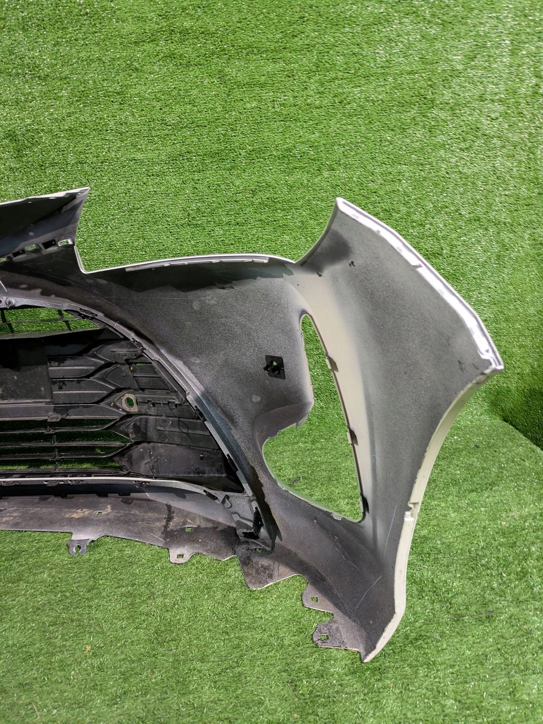 front bumper front TOYOTA YARIS III LIFT 17- NR.Z528