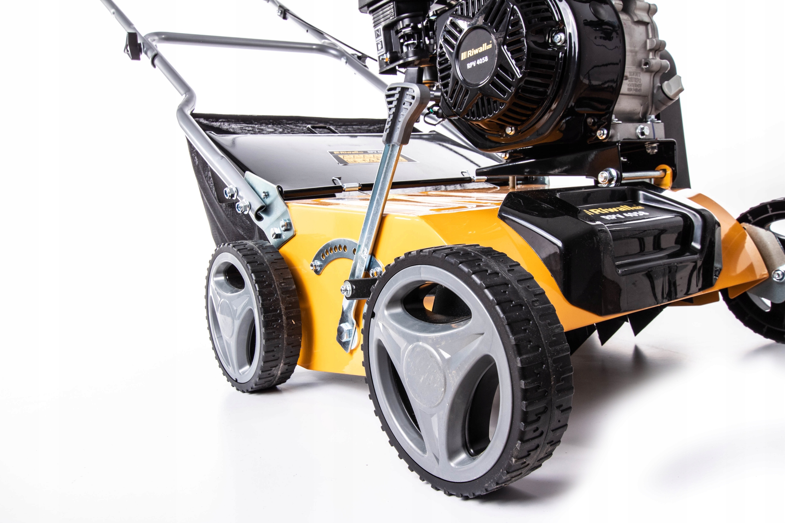 K.B AERATOR WERTYKULATOR SPALINOWY 3W1 AREATOR RIWALL PRO RPV 4058 2 WAŁKI Seria RPV