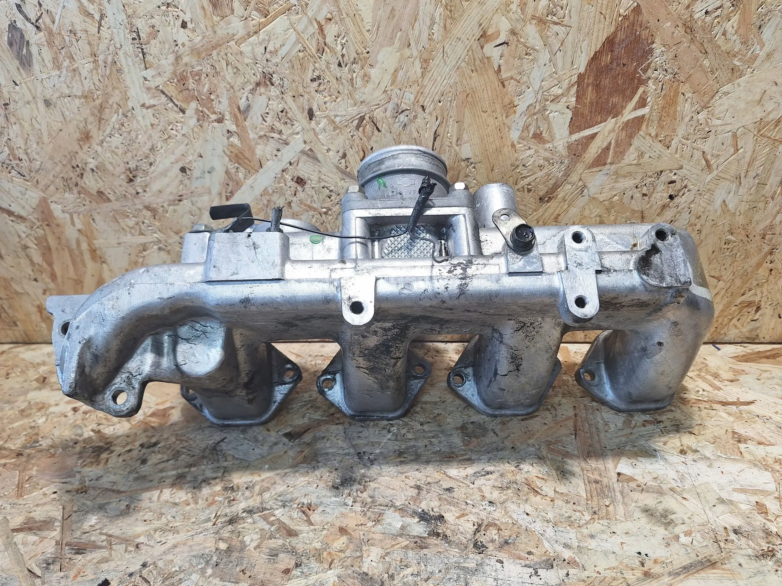 intake manifold 14003-7F400 Nissan Terrano II 2.7 TD