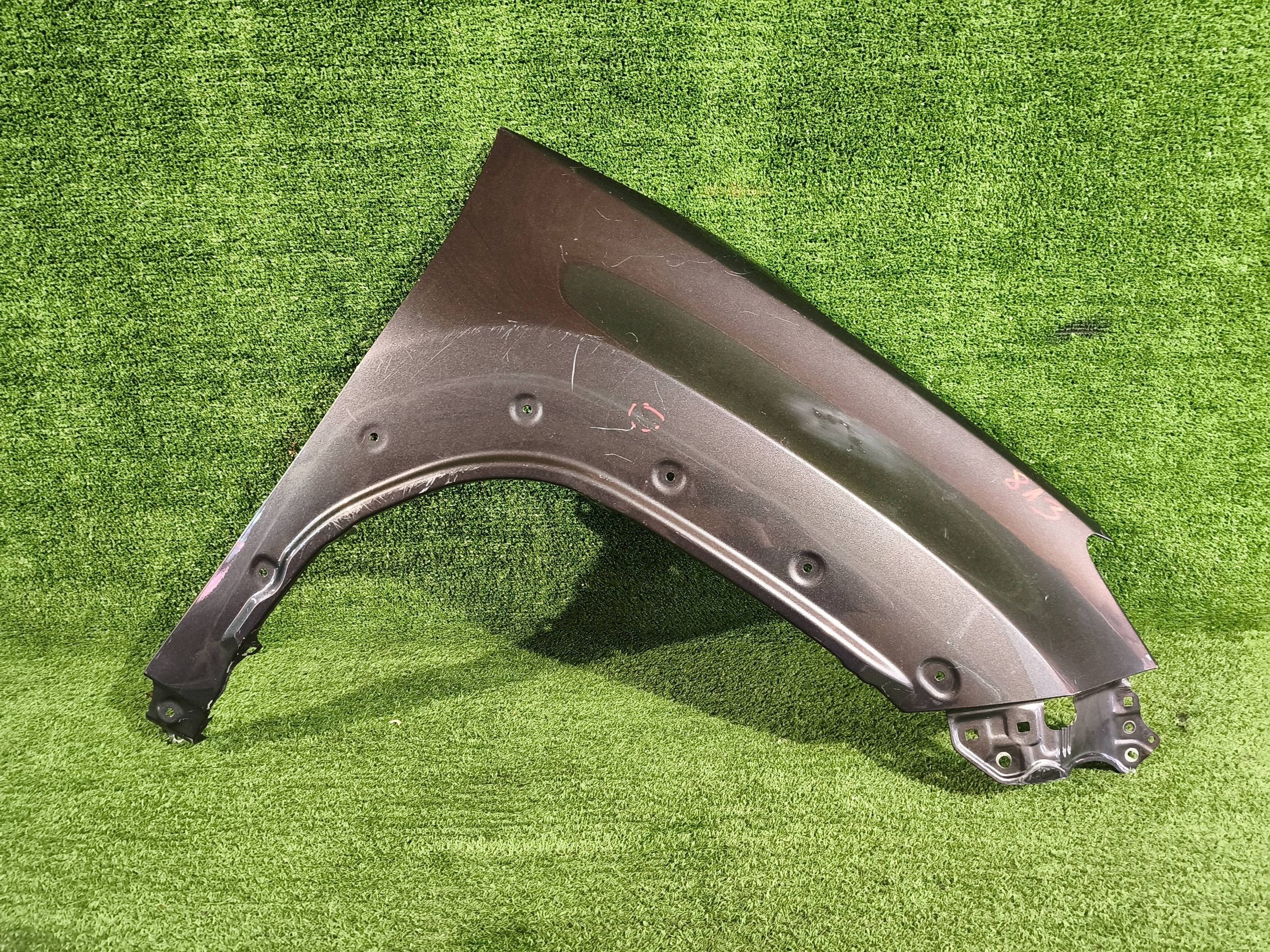 fender front right TOYOTA YARIS CROSS 20- NR.813