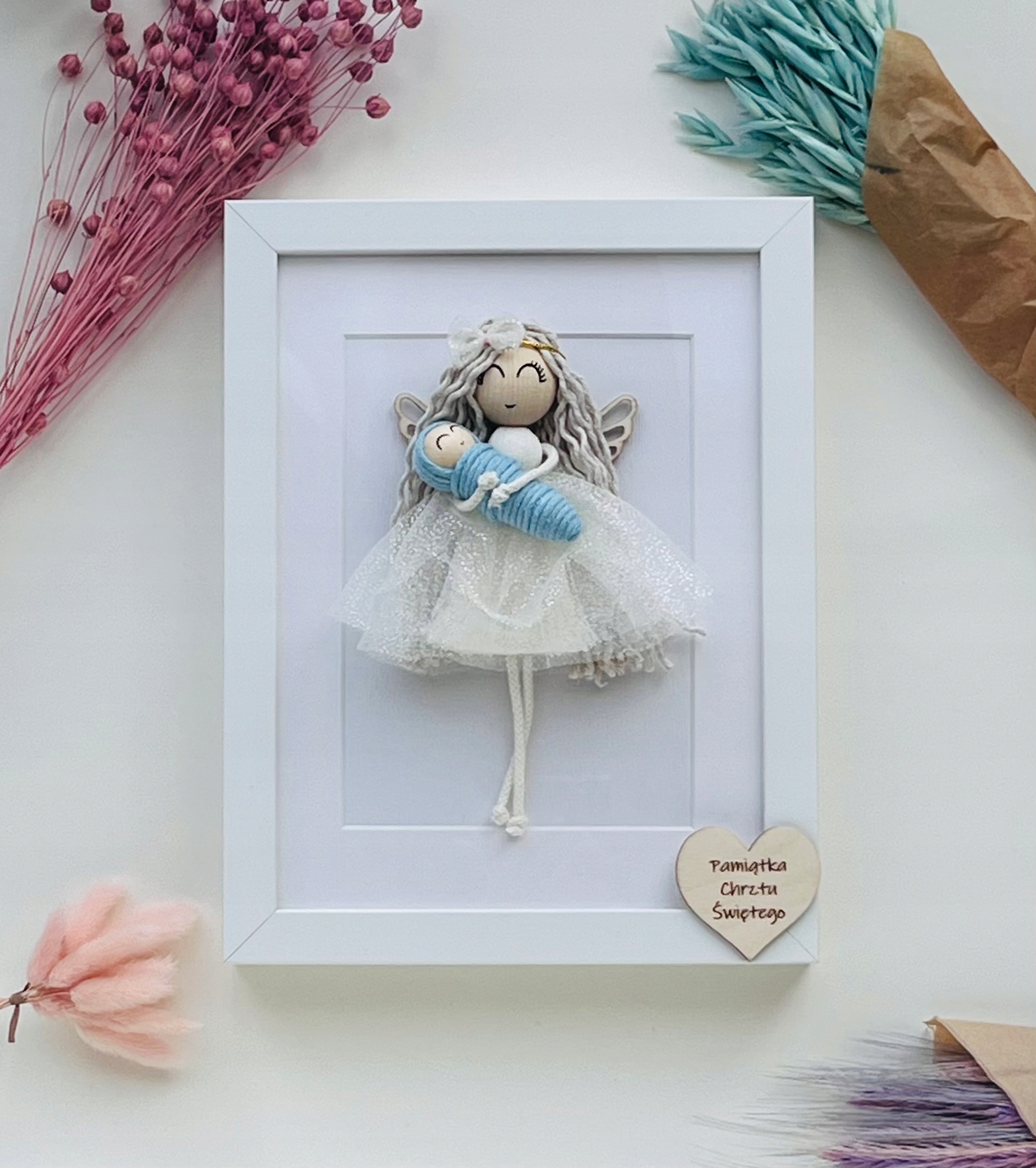 Anděl makramé suvenýr svatého křtu pro chlapce modrý