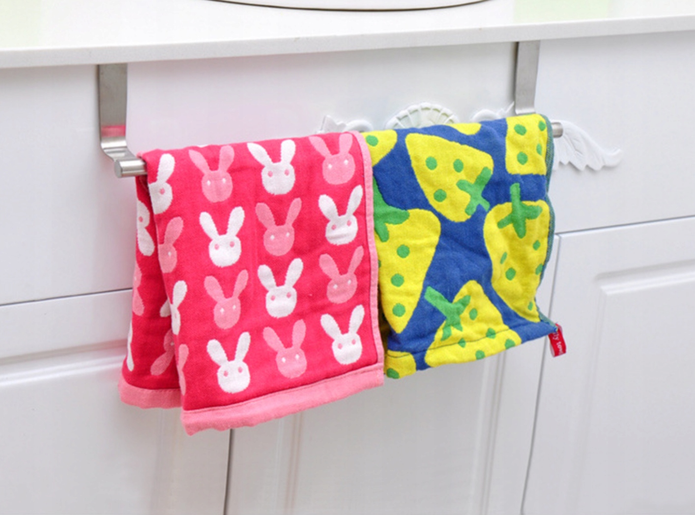 Funkcyjny wieszak bez wiercenia uchwyt kuchenny na drzwi ścierki ręczniki Kolor srebrny