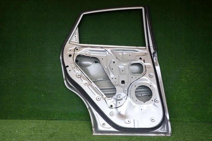 HYUNDAI KONA 17- door left rear. rear part