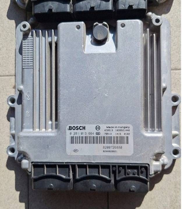 control unit module of the engine Renault Laguna III 8200726880