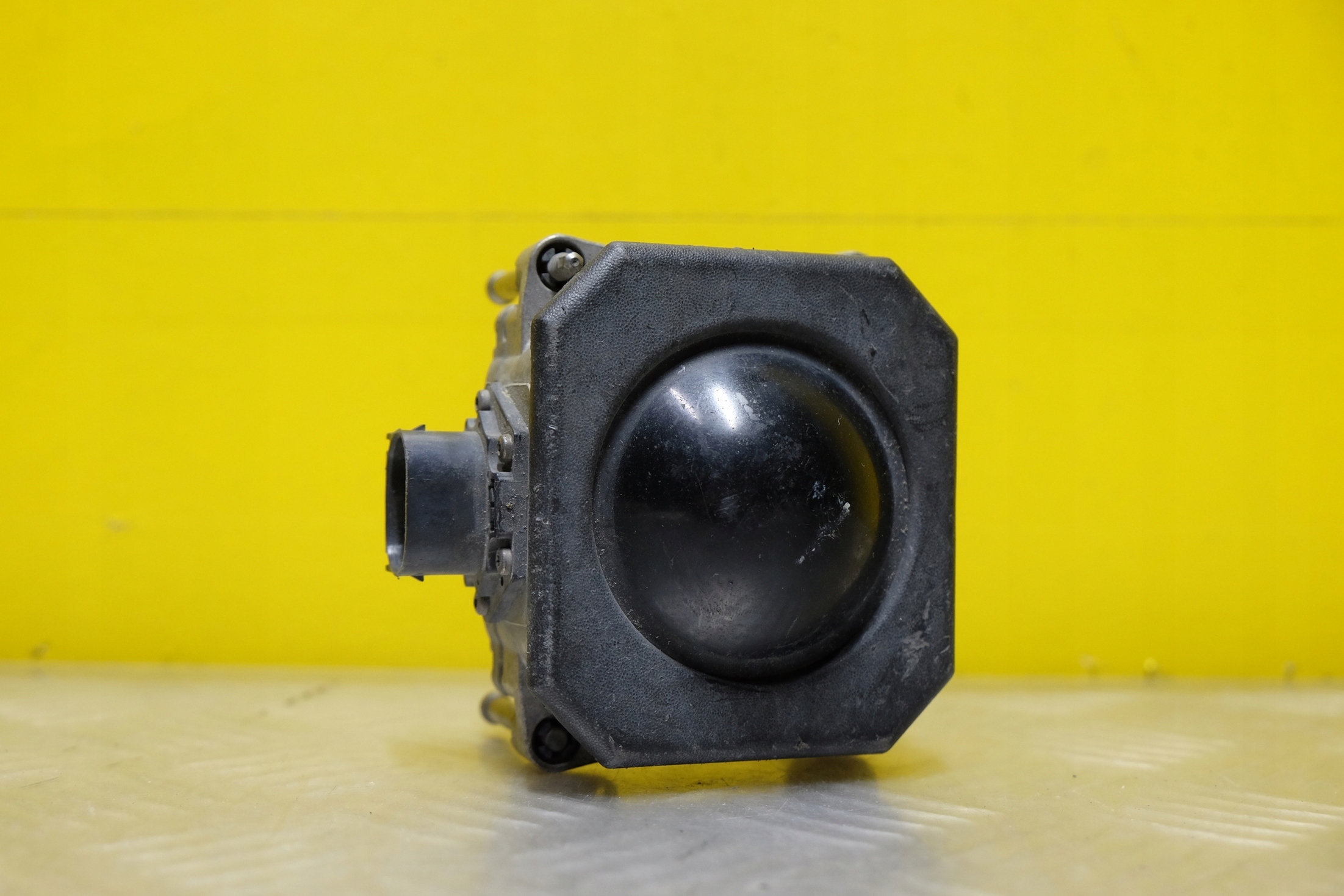 68171870AB - DODGE CHARGER 2011-ПЕРЕДНІЙ РАДАР ДАТЧИК МОДУЛЬ США