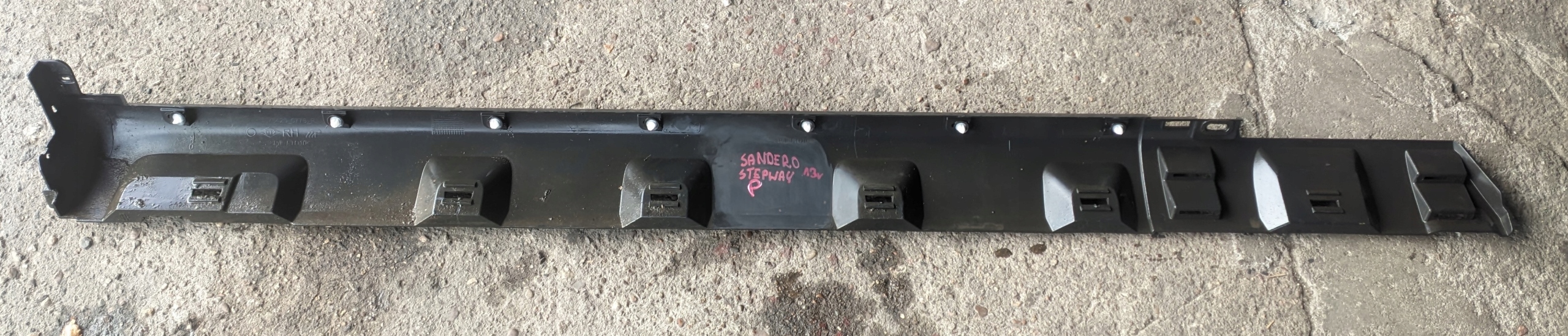 DACIA SANDERO II STEPWAY 13R moulding threshold right 764260776R