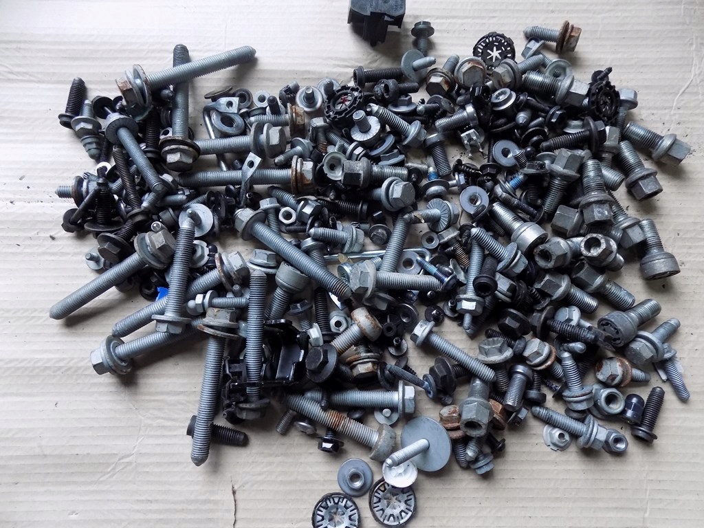 DW GOLF 7 НАБІР ГВИНТІВ З РОЗБИРАННЯМ