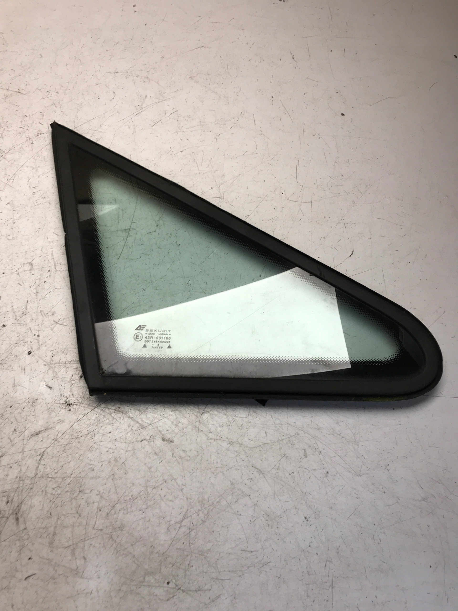 SZYBA KAROSERYJNA PRAWY PRZÓD ALHAMBRA